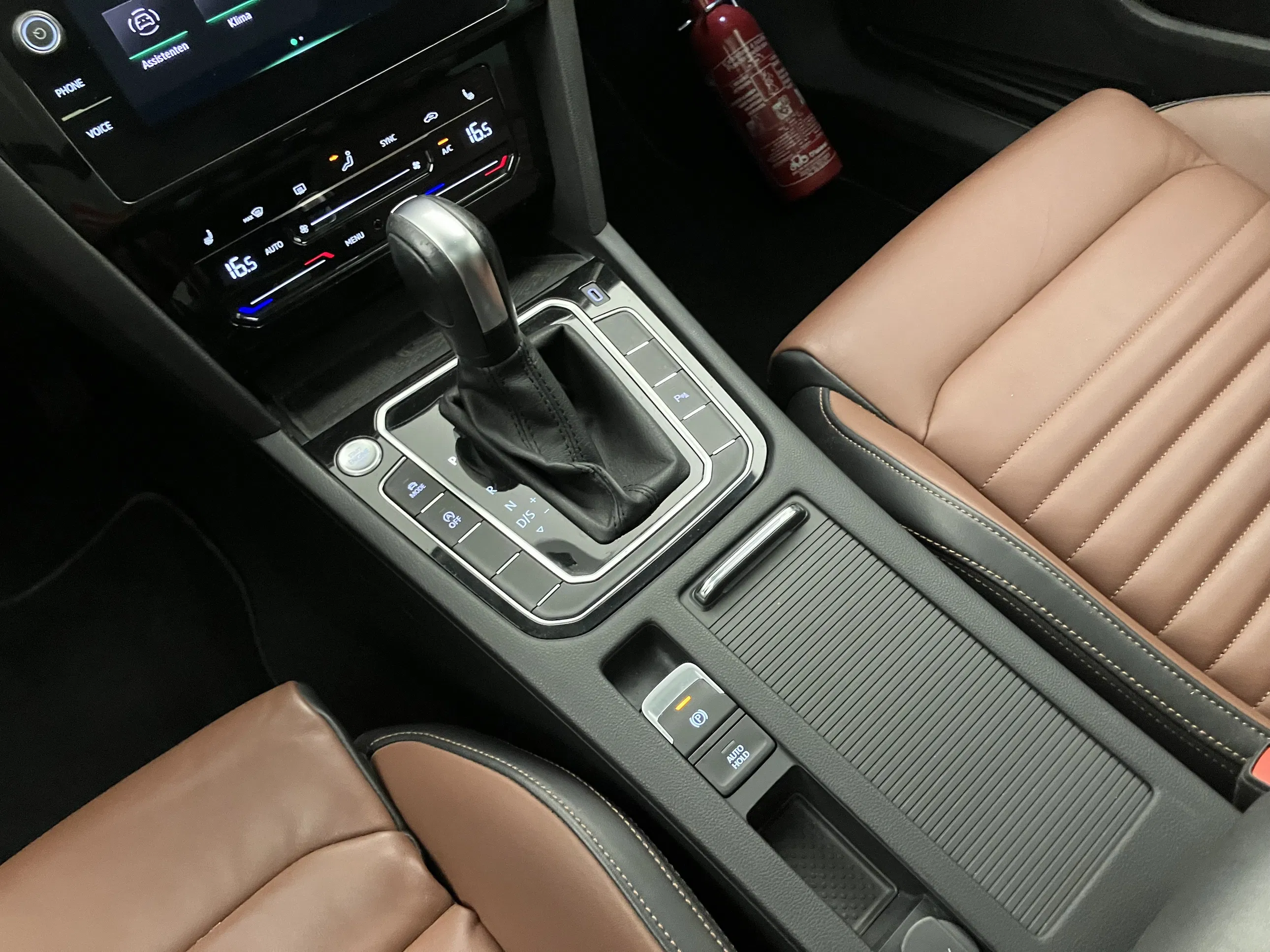 VW Passat Variant 1.5 TSI BMT Elegance | Bild 25 von 31