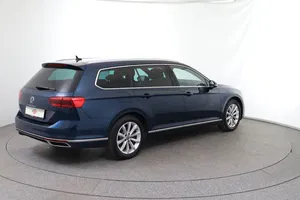 VW Passat Variant 1.5 TSI BMT Elegance | Thumbnail 6 von 31