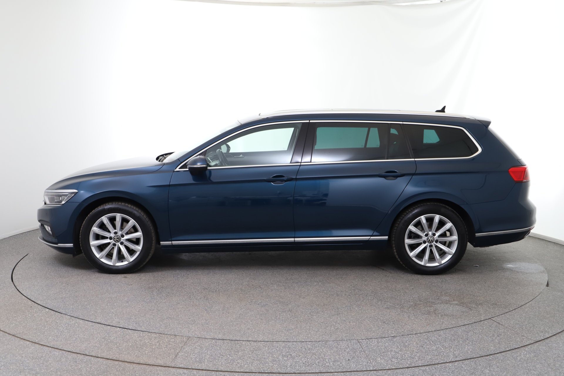 VW Passat Variant 1.5 TSI BMT Elegance | Bild 9 von 31