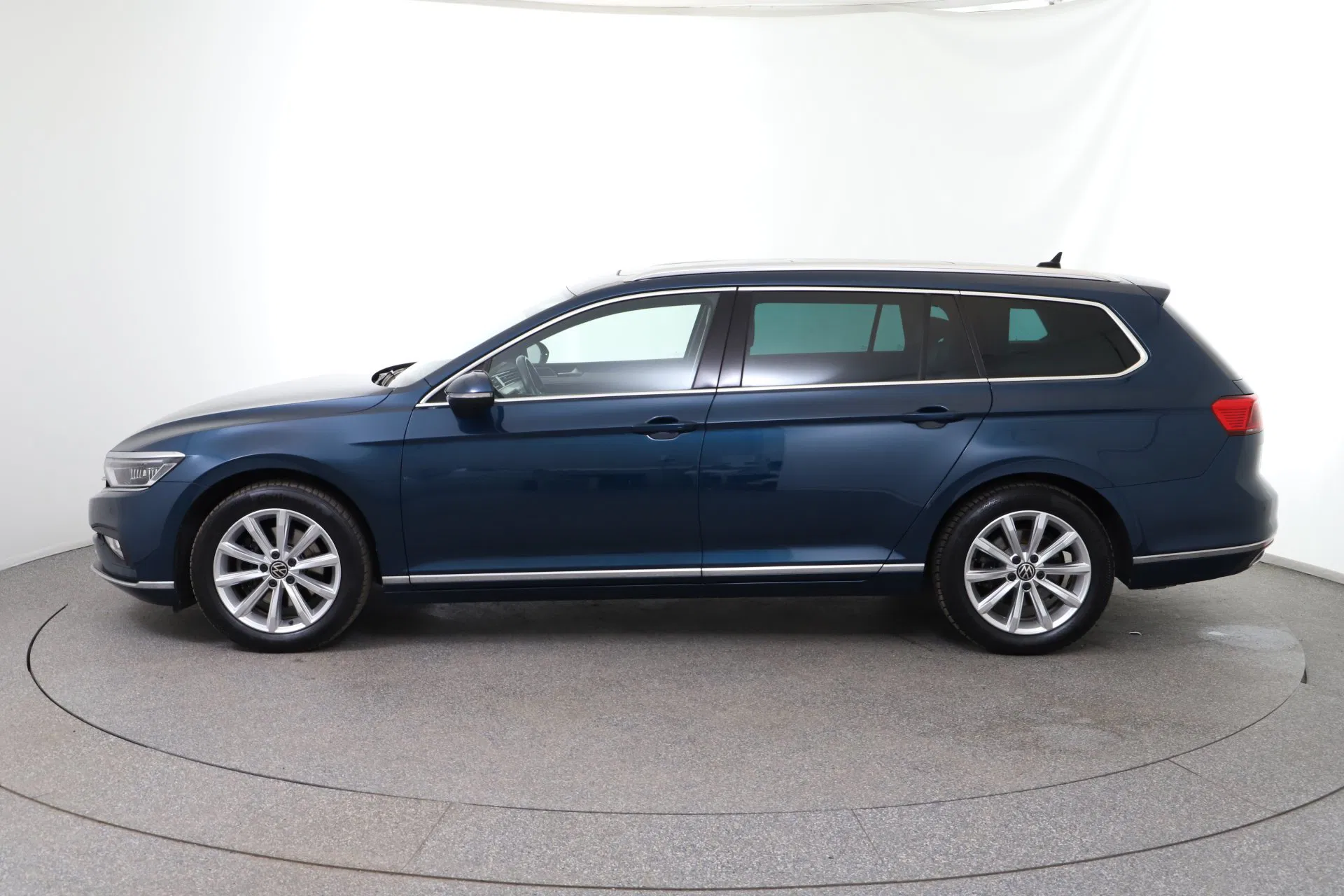 VW Passat Variant 1.5 TSI BMT Elegance | Bild 9 von 31