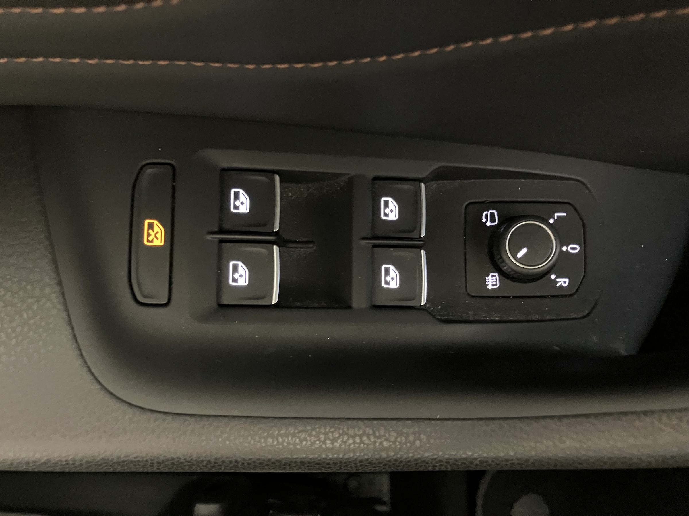 VW Passat Variant 1.5 TSI BMT Elegance | Bild 10 von 31