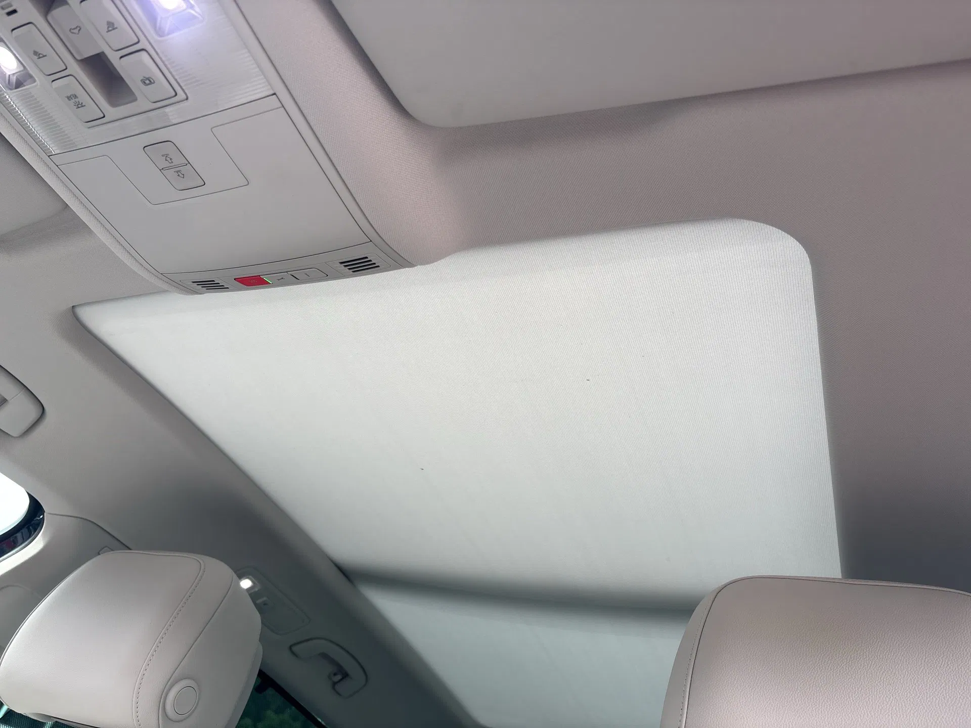 VW Passat Variant 2.0 TDI BMT Elegance | Bild 13 von 23