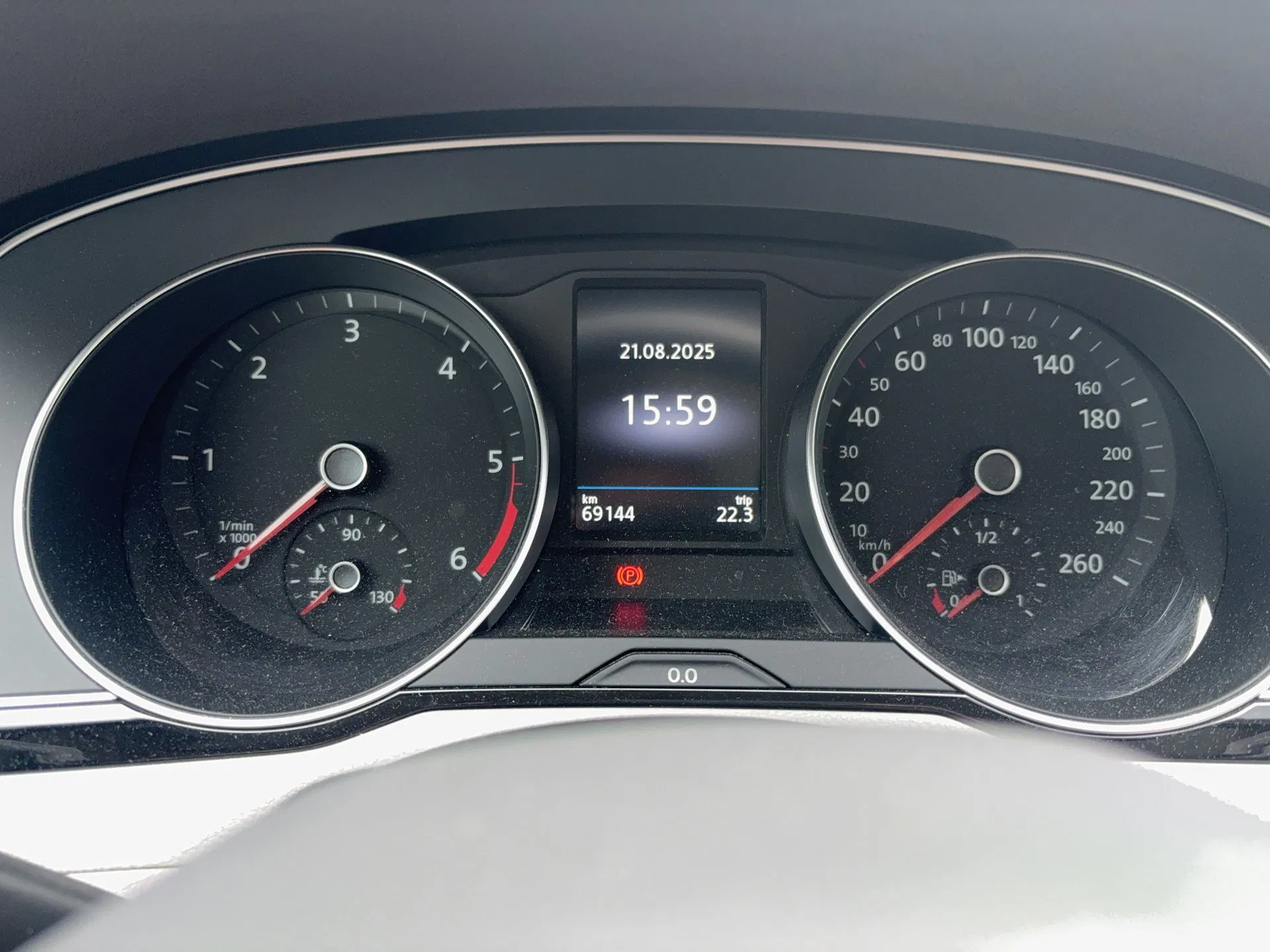 VW Passat Variant 2.0 TDI BMT Elegance | Bild 15 von 23