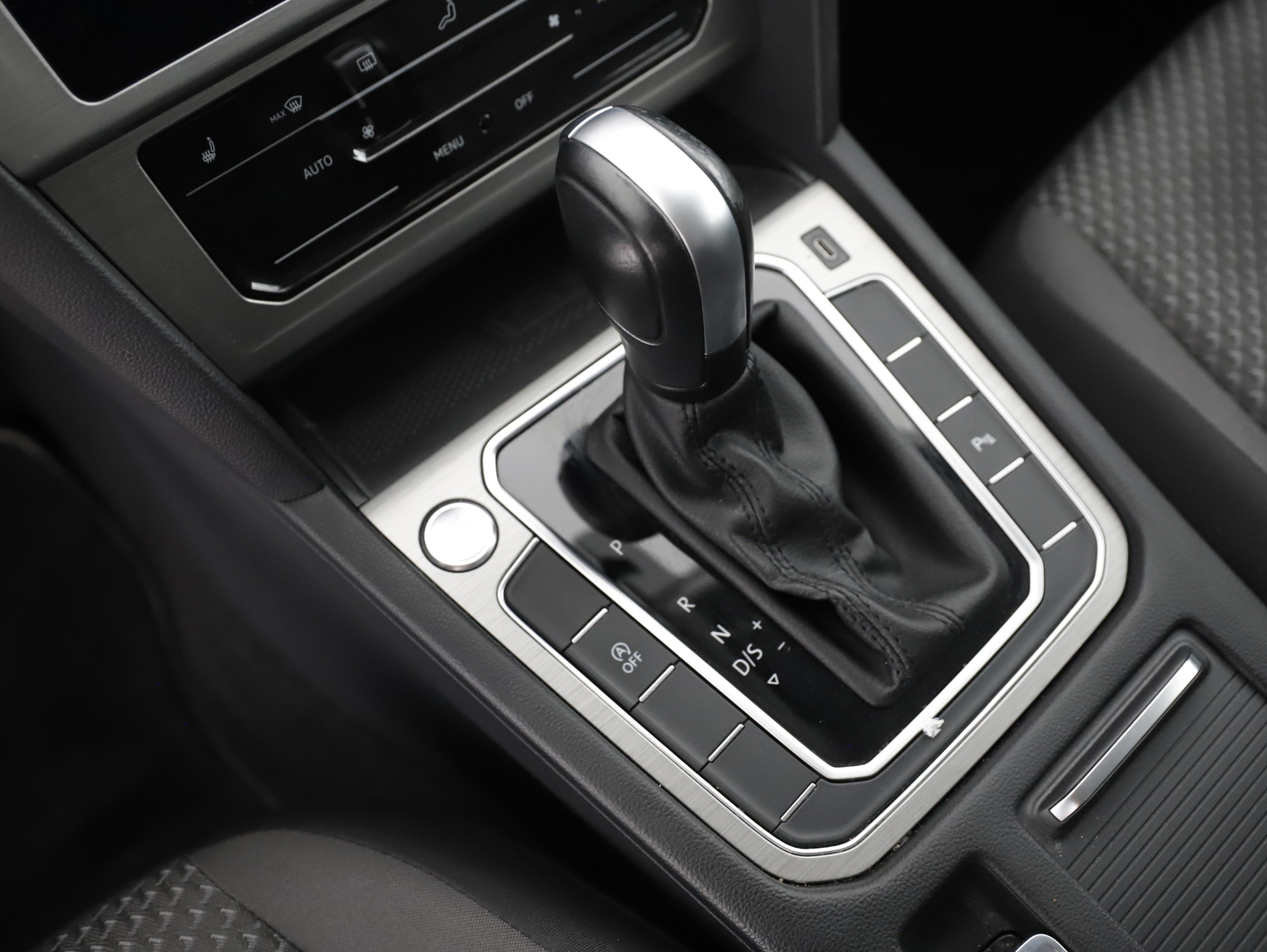 VW Passat Variant 2.0 TDI BMT | Bild 18 von 31