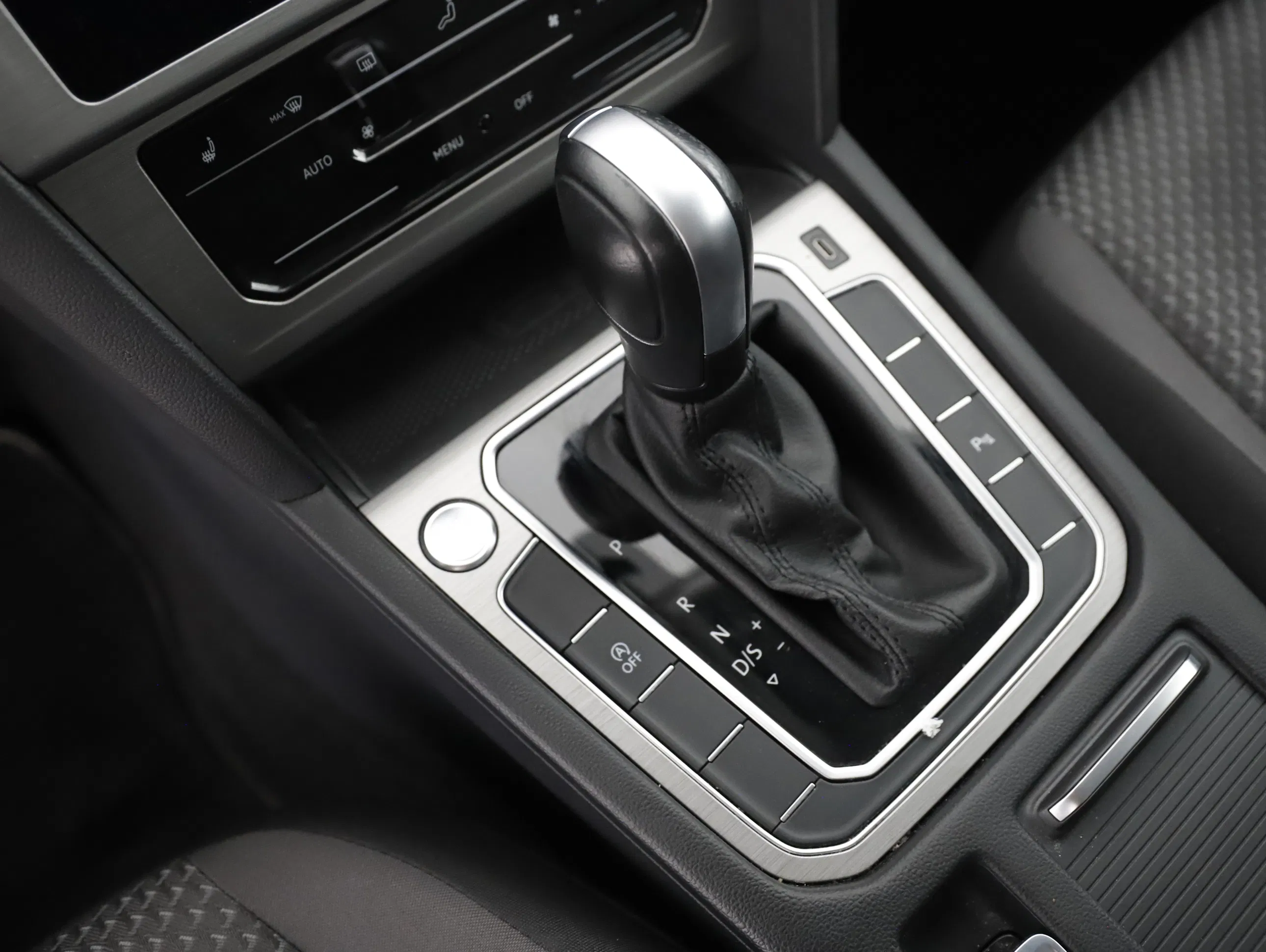 VW Passat Variant 2.0 TDI BMT | Bild 18 von 31