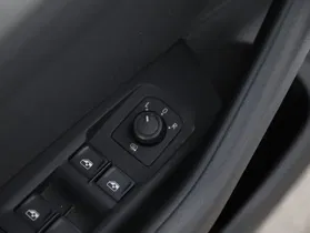 VW Passat Variant 2.0 TDI BMT | Thumbnail 19 von 31