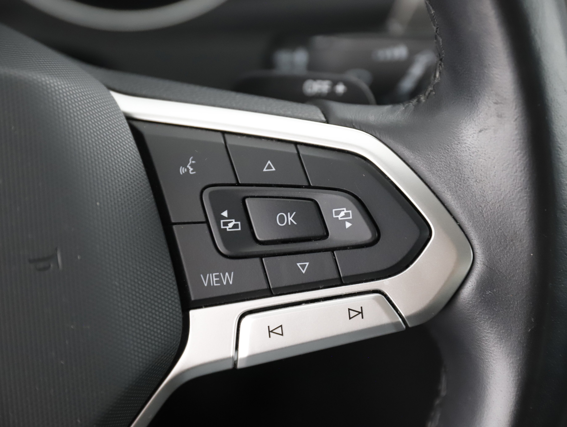 VW Passat Variant 2.0 TDI BMT | Bild 21 von 31