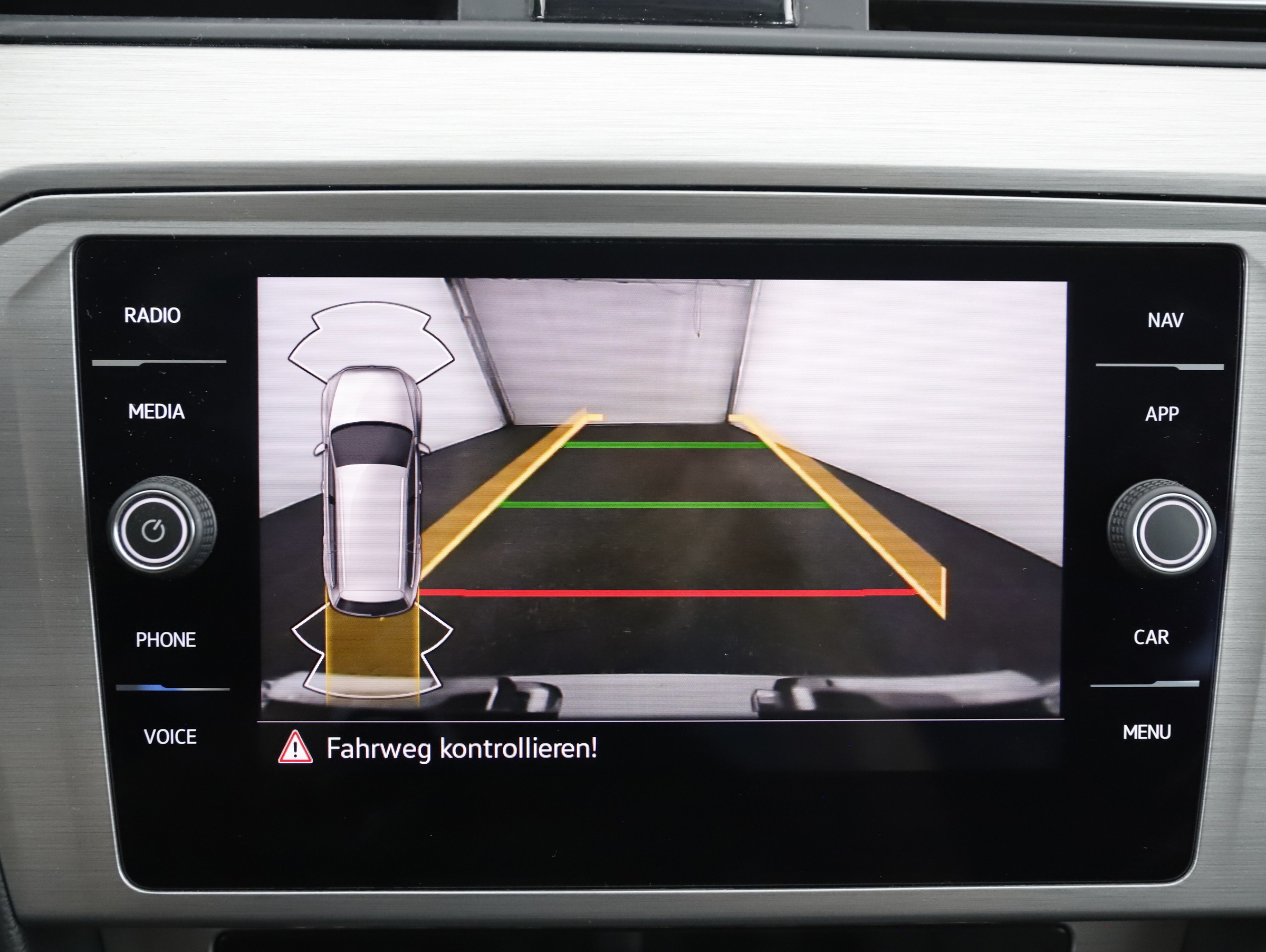 VW Passat Variant 2.0 TDI BMT | Bild 9 von 31