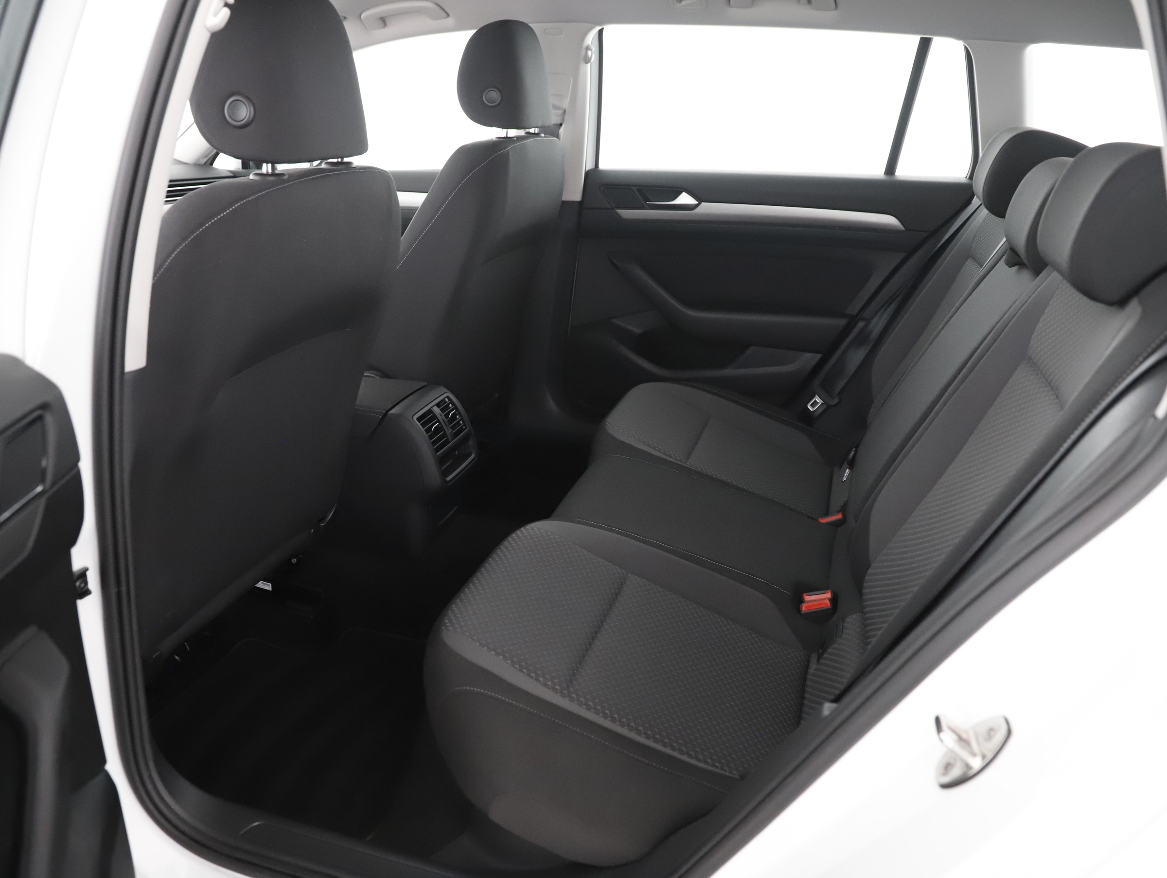 VW Passat Variant 2.0 TDI BMT | Bild 10 von 31