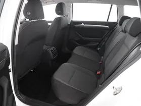 VW Passat Variant 2.0 TDI BMT | Thumbnail 10 von 31
