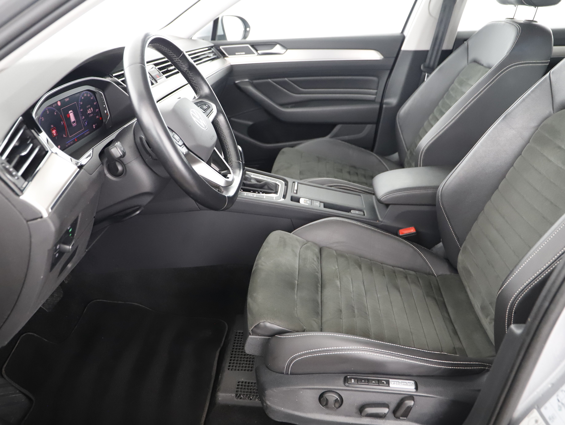 Bild eines VW Passat Variant 2.0 TDI BMT Elegance