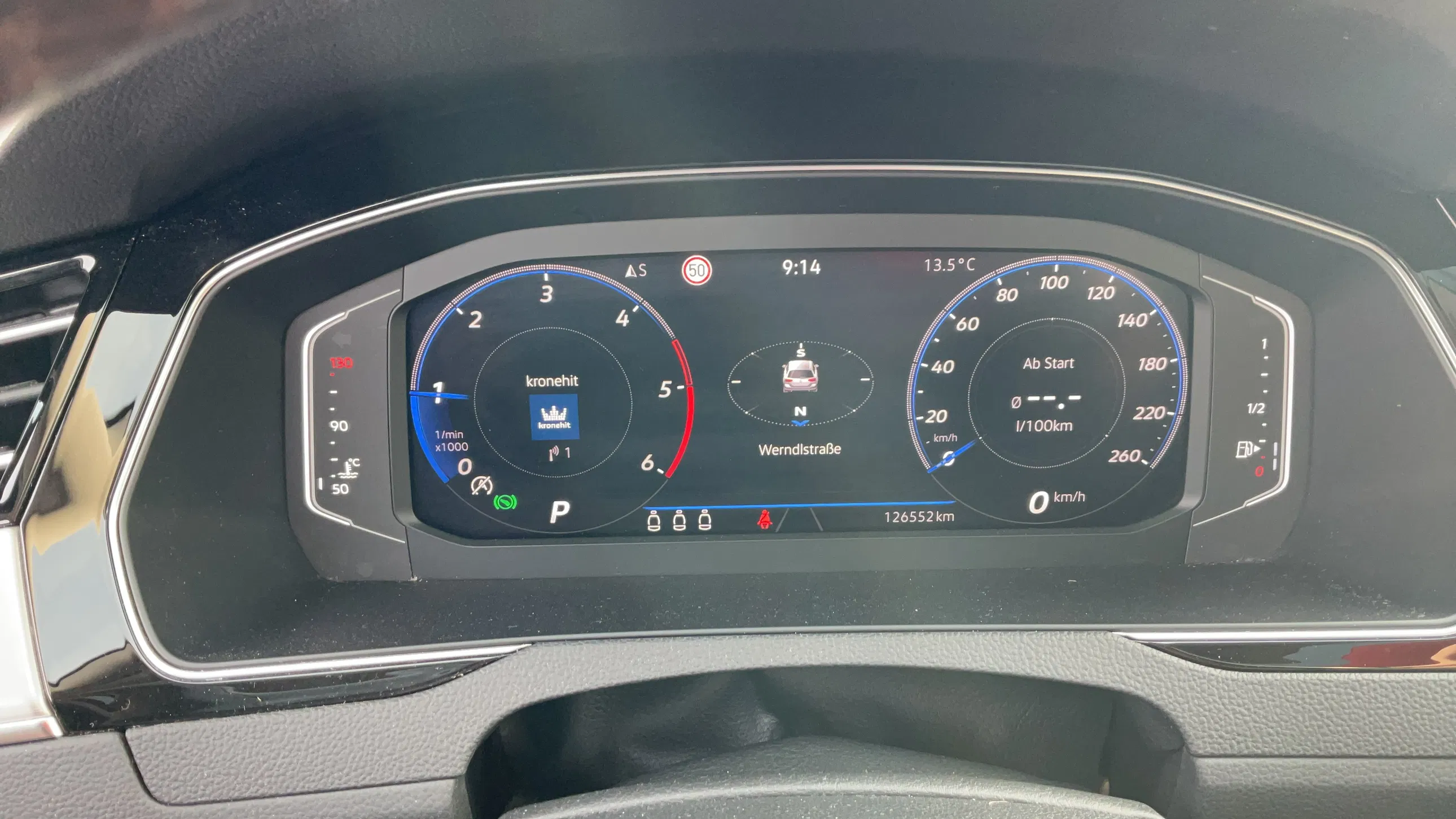 VW Passat Variant 2.0 TDI BMT Elegance | Bild 11 von 22