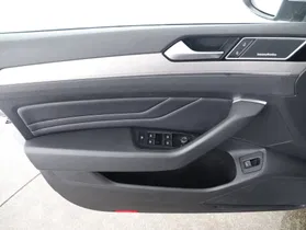 VW Passat Variant 2.0 TDI BMT Elegance | Thumbnail 14 von 24