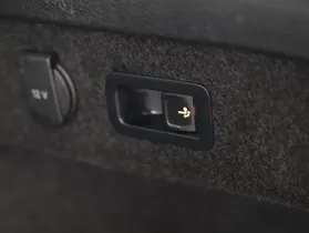 VW Passat Variant 2.0 TDI BMT Elegance | Thumbnail 18 von 24