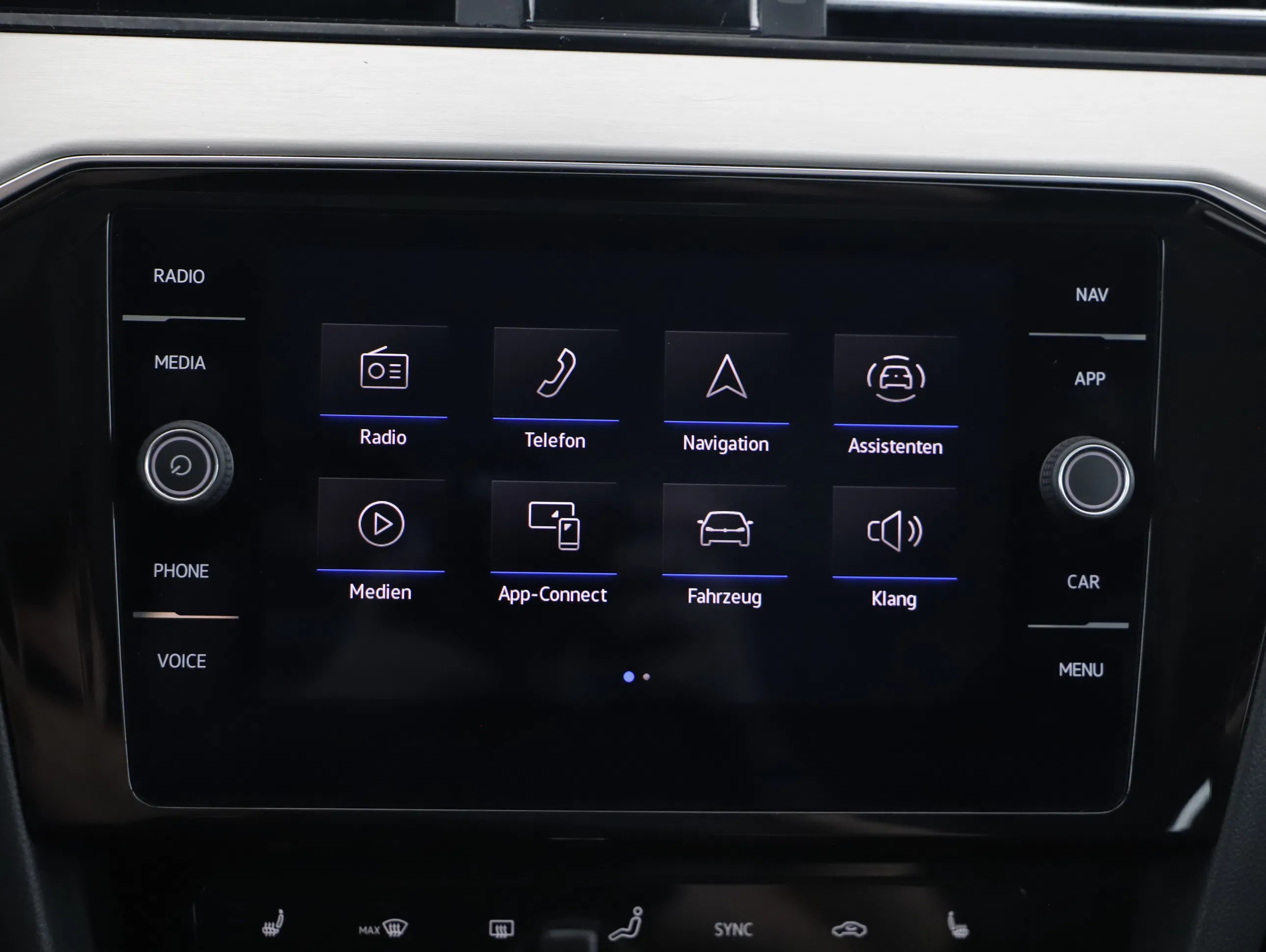 VW Passat Variant 2.0 TDI BMT Elegance | Bild 7 von 24