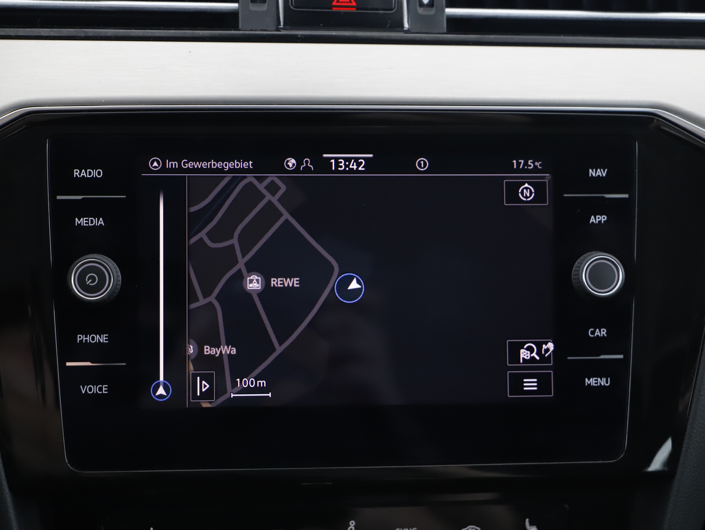 VW Passat Variant 2.0 TDI BMT Elegance | Bild 8 von 24
