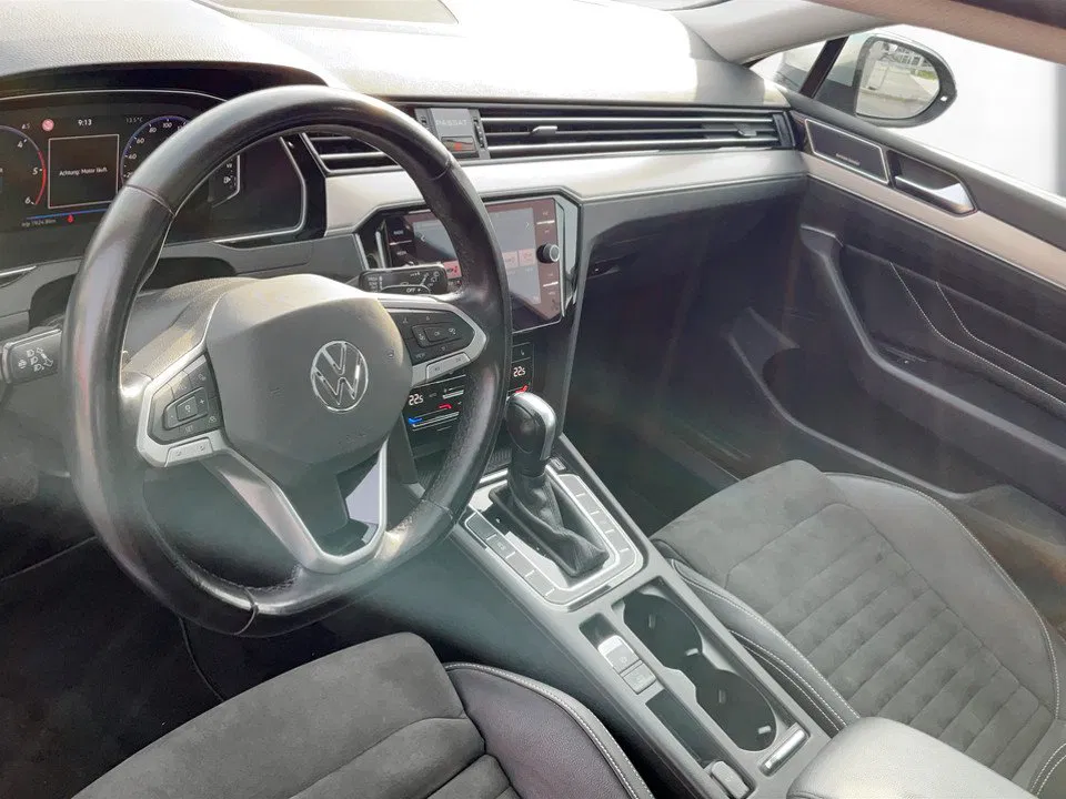 VW Passat Variant 2.0 TDI BMT Elegance | Bild 8 von 22