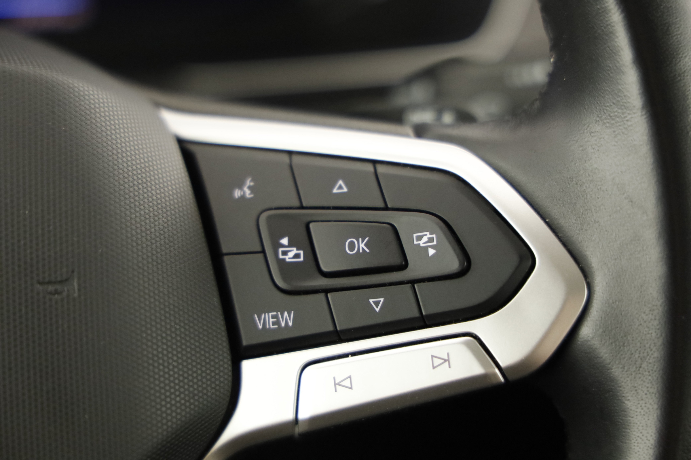 VW Passat Variant 2.0 TDI BMT Business | Bild 11 von 31