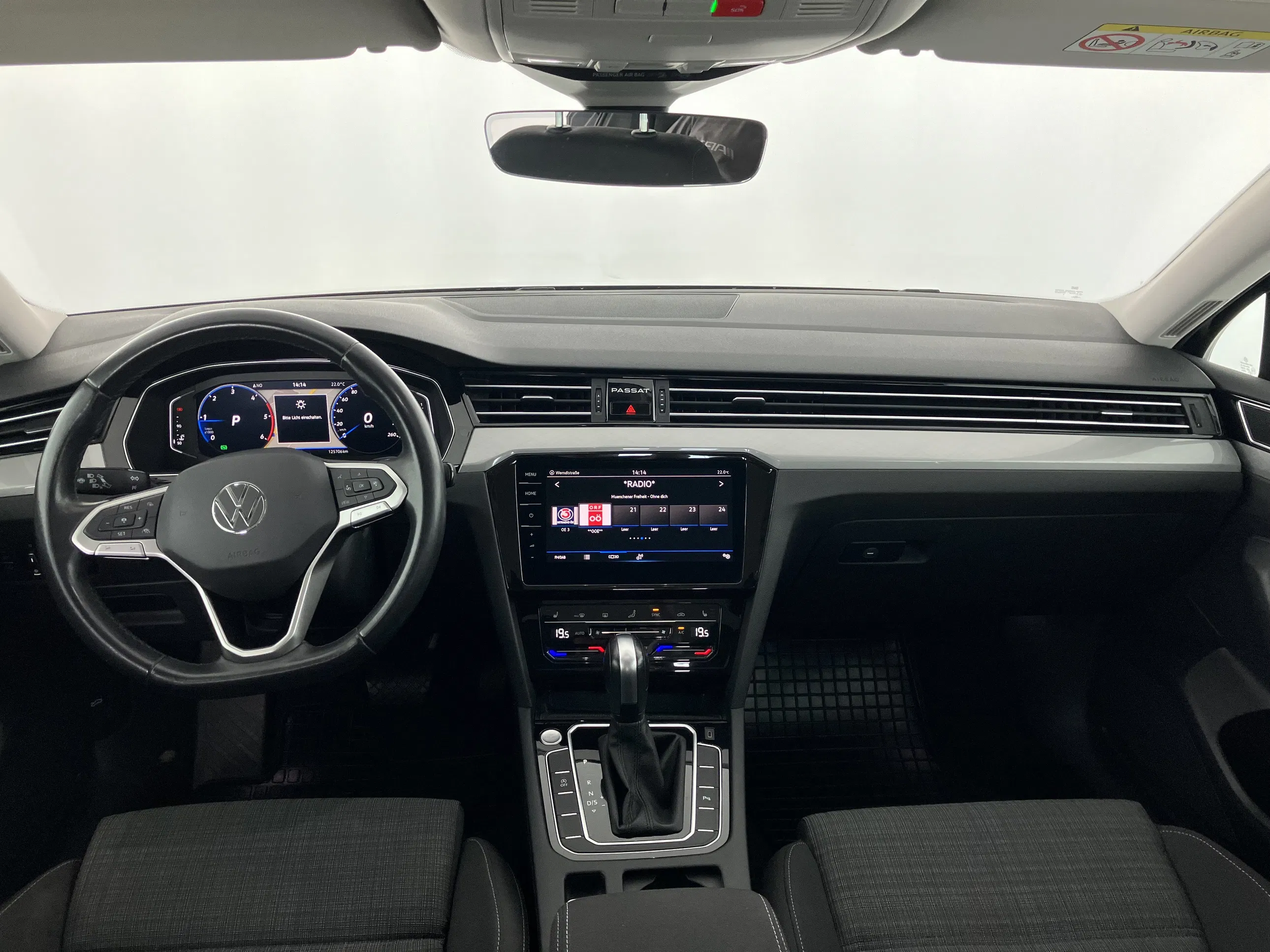 VW Passat Variant 2.0 TDI BMT Business | Bild 12 von 31