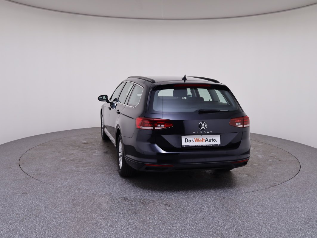 VW Passat Variant 2.0 TDI BMT Business | Bild 25 von 31