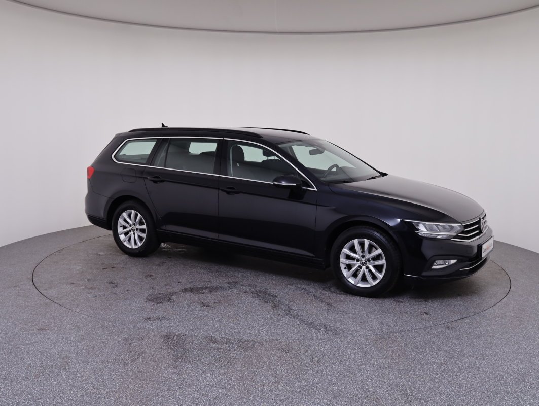 VW Passat Variant 2.0 TDI BMT Business | Bild 28 von 31
