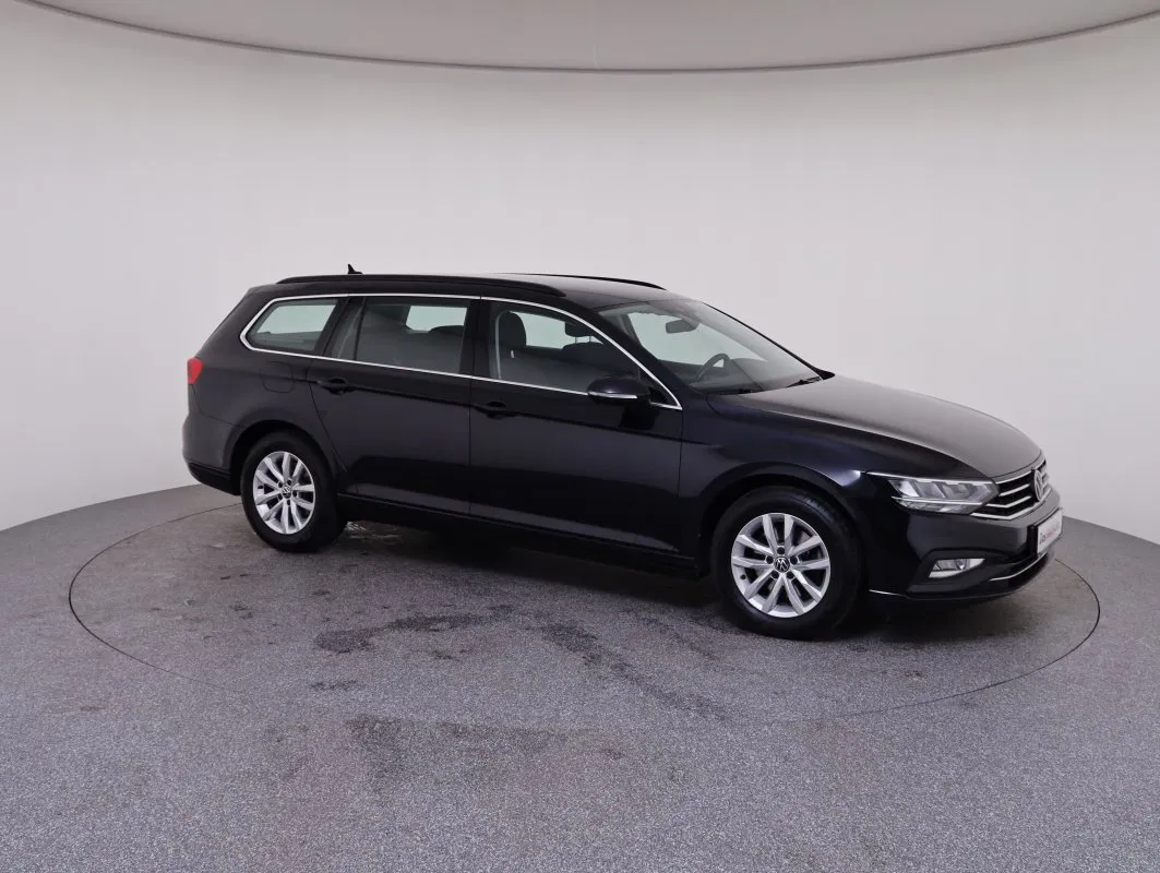 VW Passat Variant 2.0 TDI BMT Business | Bild 28 von 31