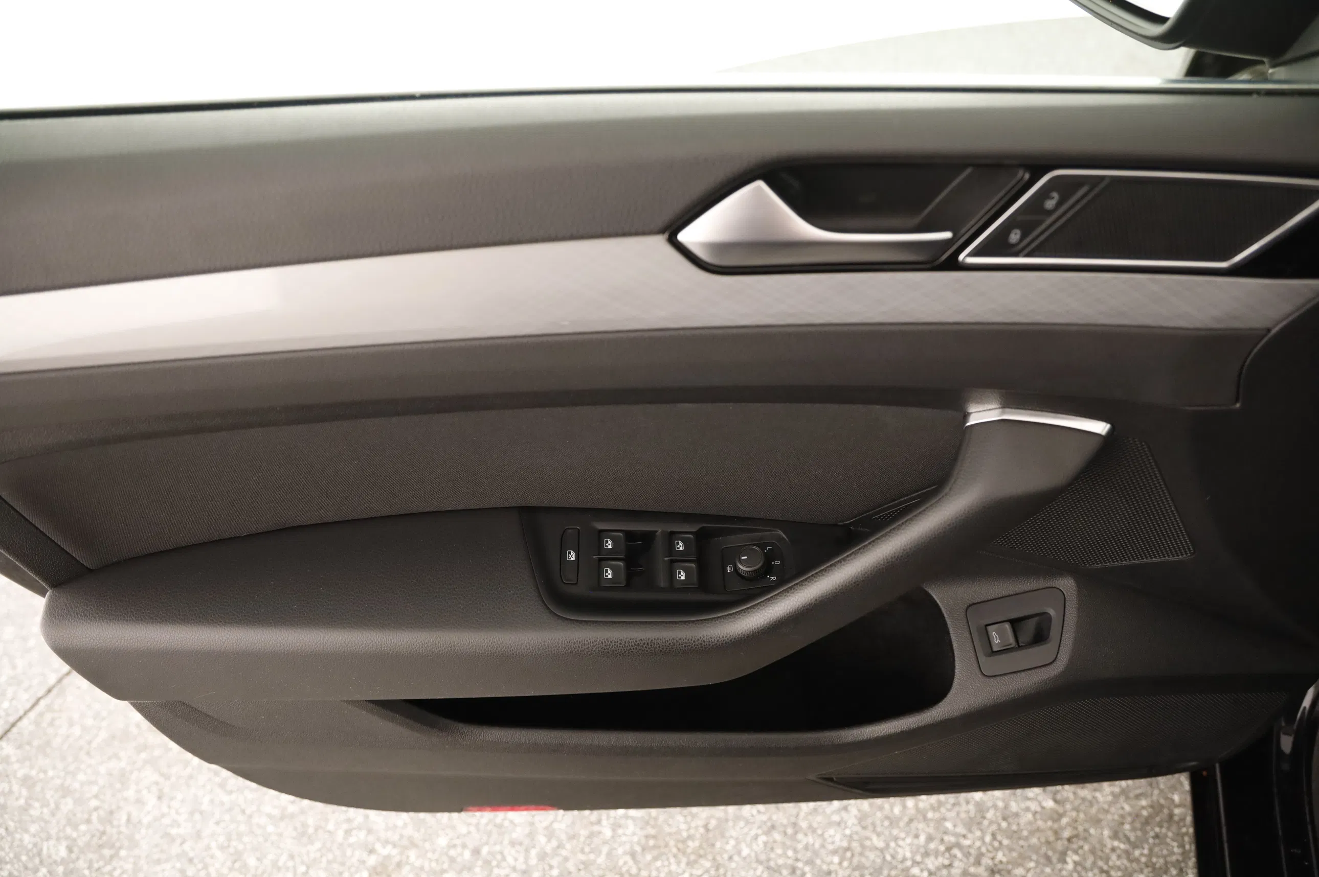 VW Passat Variant 2.0 TDI BMT Business | Bild 4 von 31