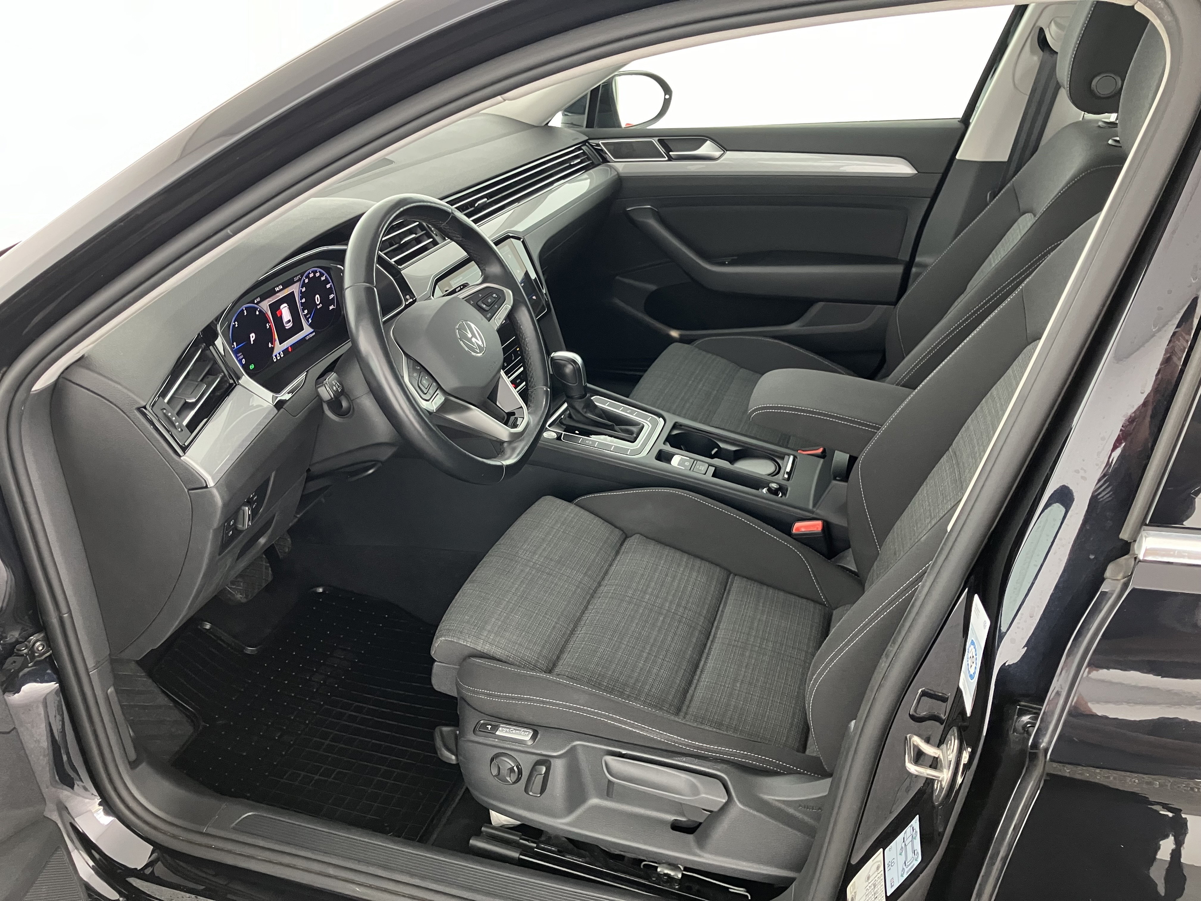 VW Passat Variant 2.0 TDI BMT Business | Bild 8 von 31