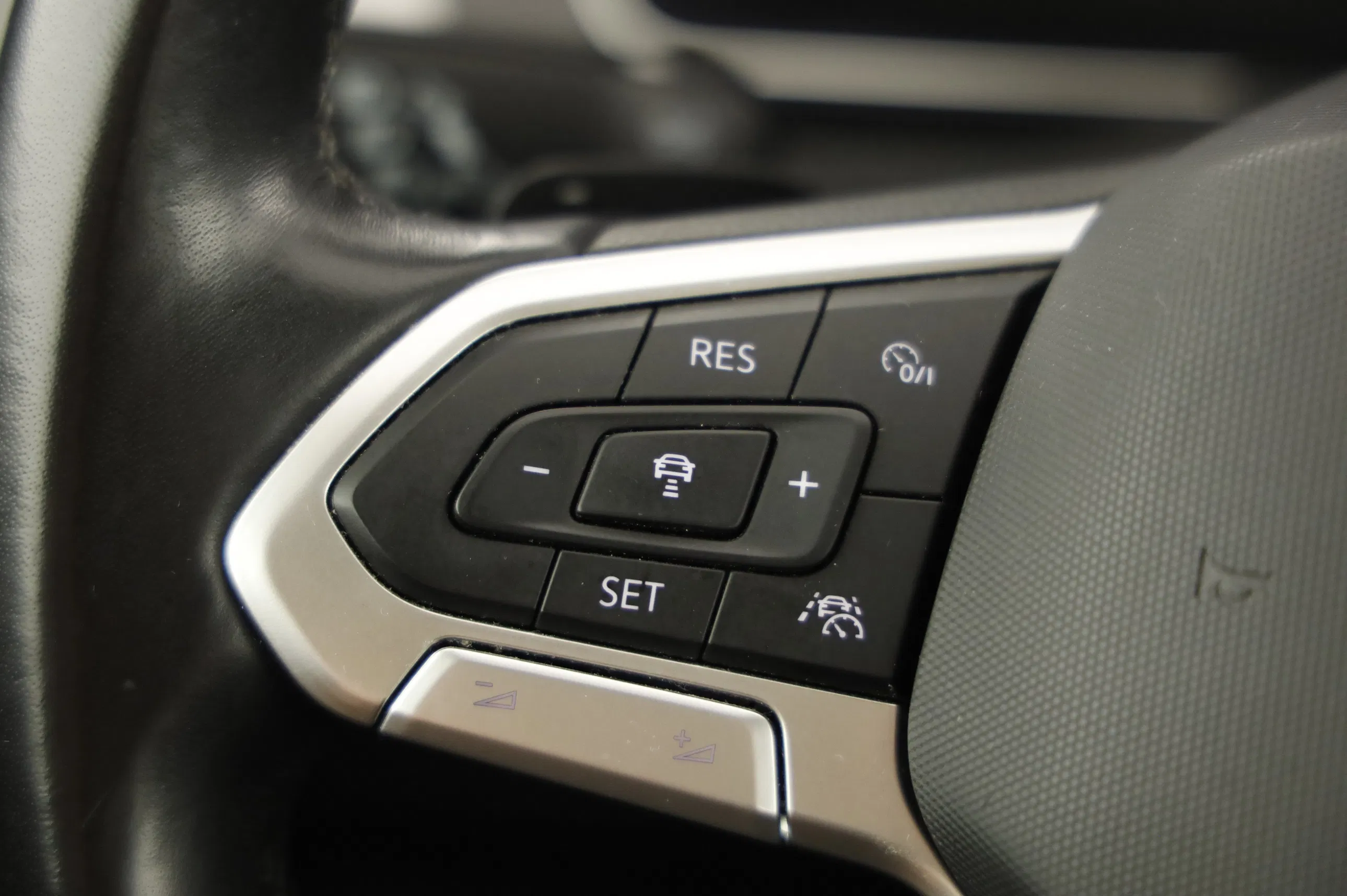 VW Passat Variant 2.0 TDI BMT Business | Bild 10 von 31