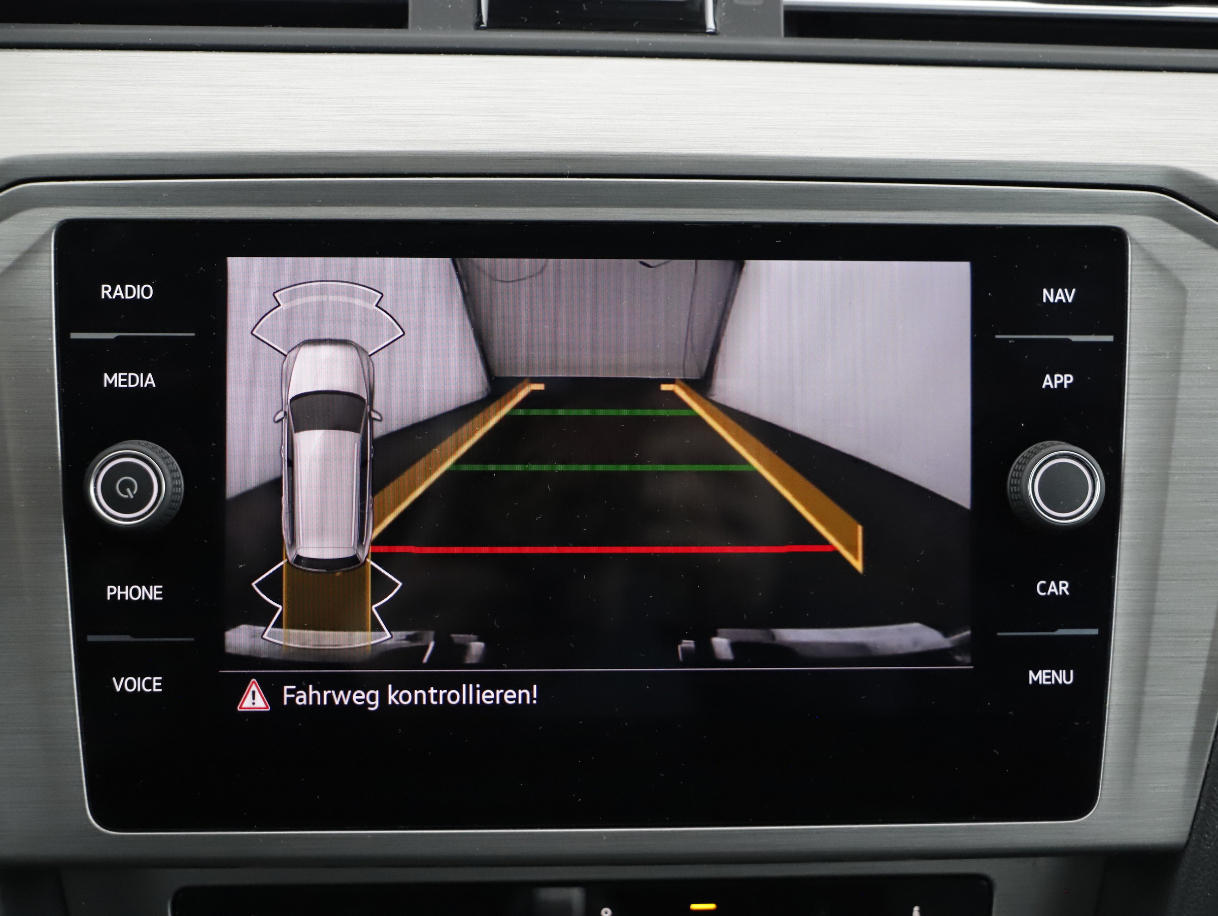 VW Passat Variant 2.0 TDI BMT | Bild 14 von 23