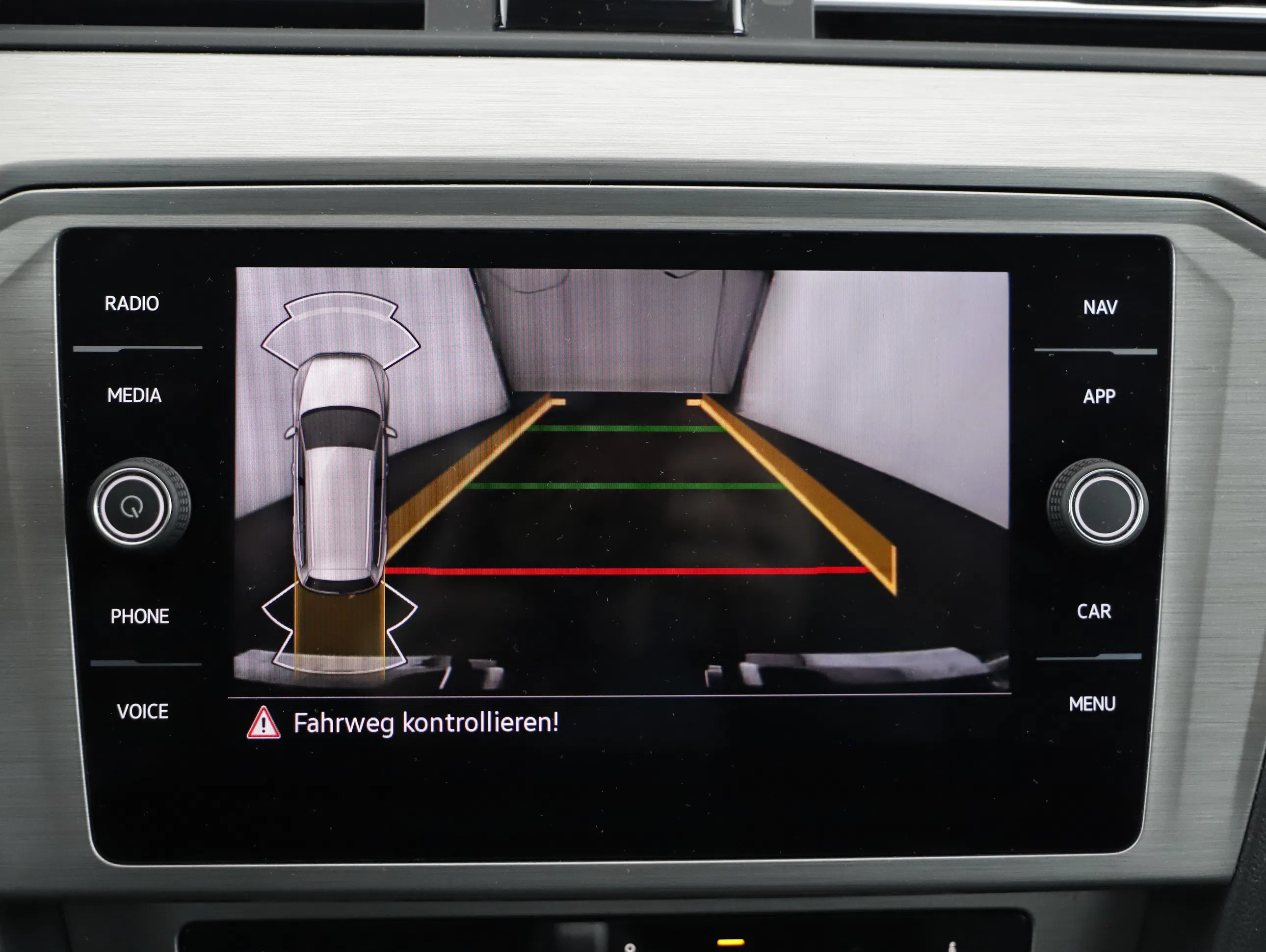 VW Passat Variant 2.0 TDI BMT | Bild 14 von 23