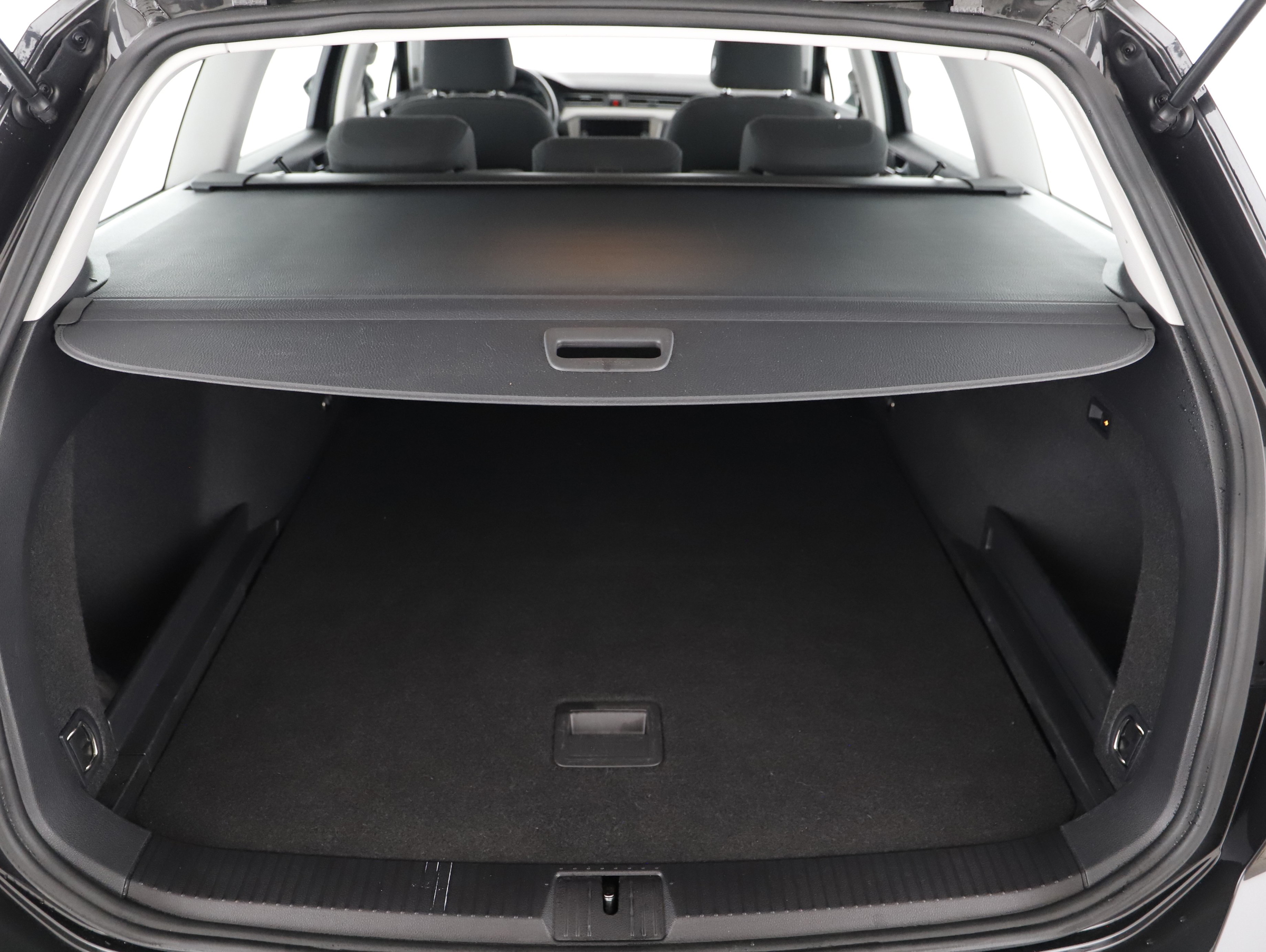 VW Passat Variant 2.0 TDI BMT | Bild 2 von 23
