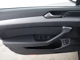 VW Passat Variant 1.4 TSI GTE | Thumbnail 11 von 31
