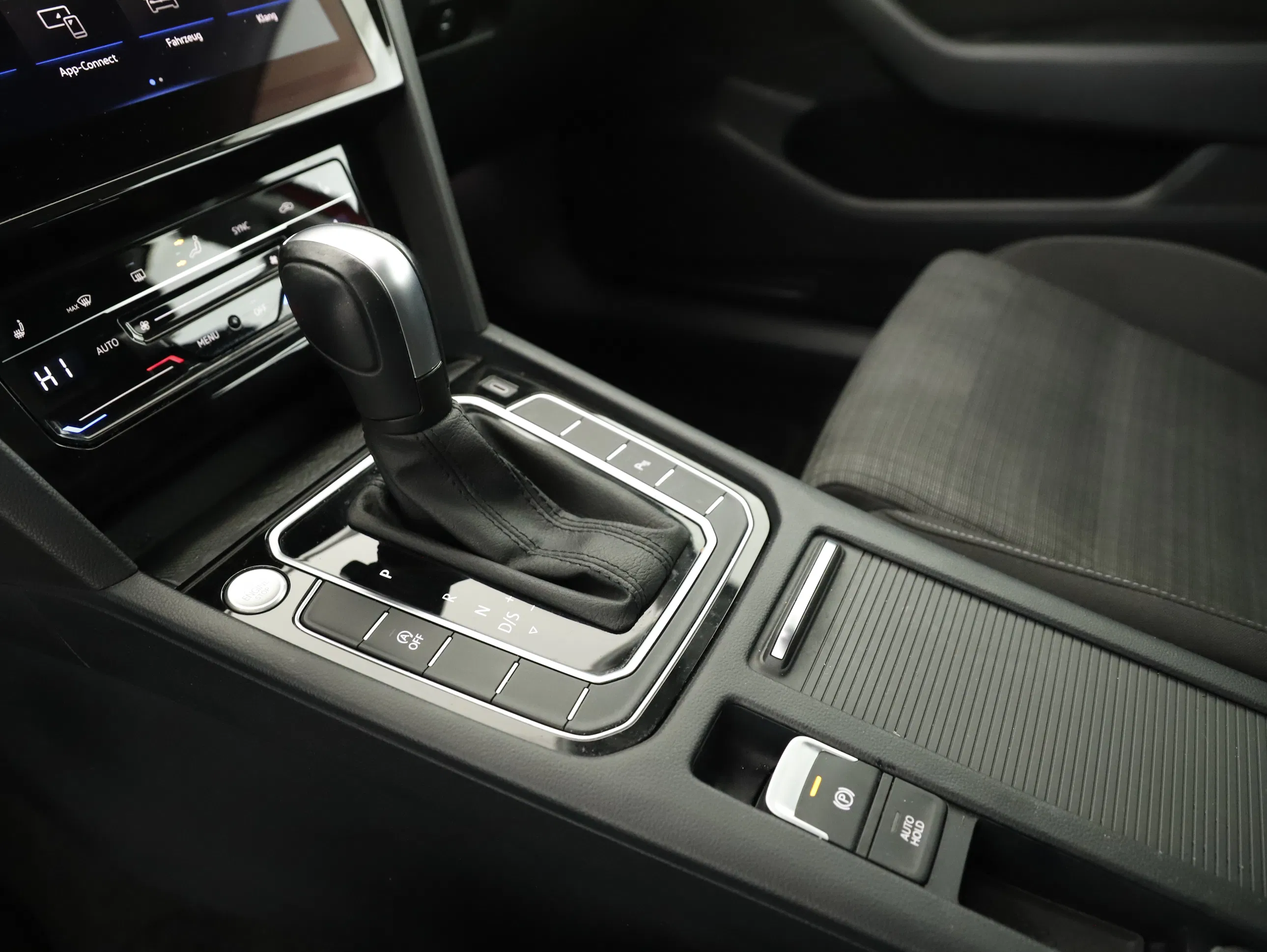 VW Passat Variant 2.0 TDI BMT Business | Bild 16 von 27