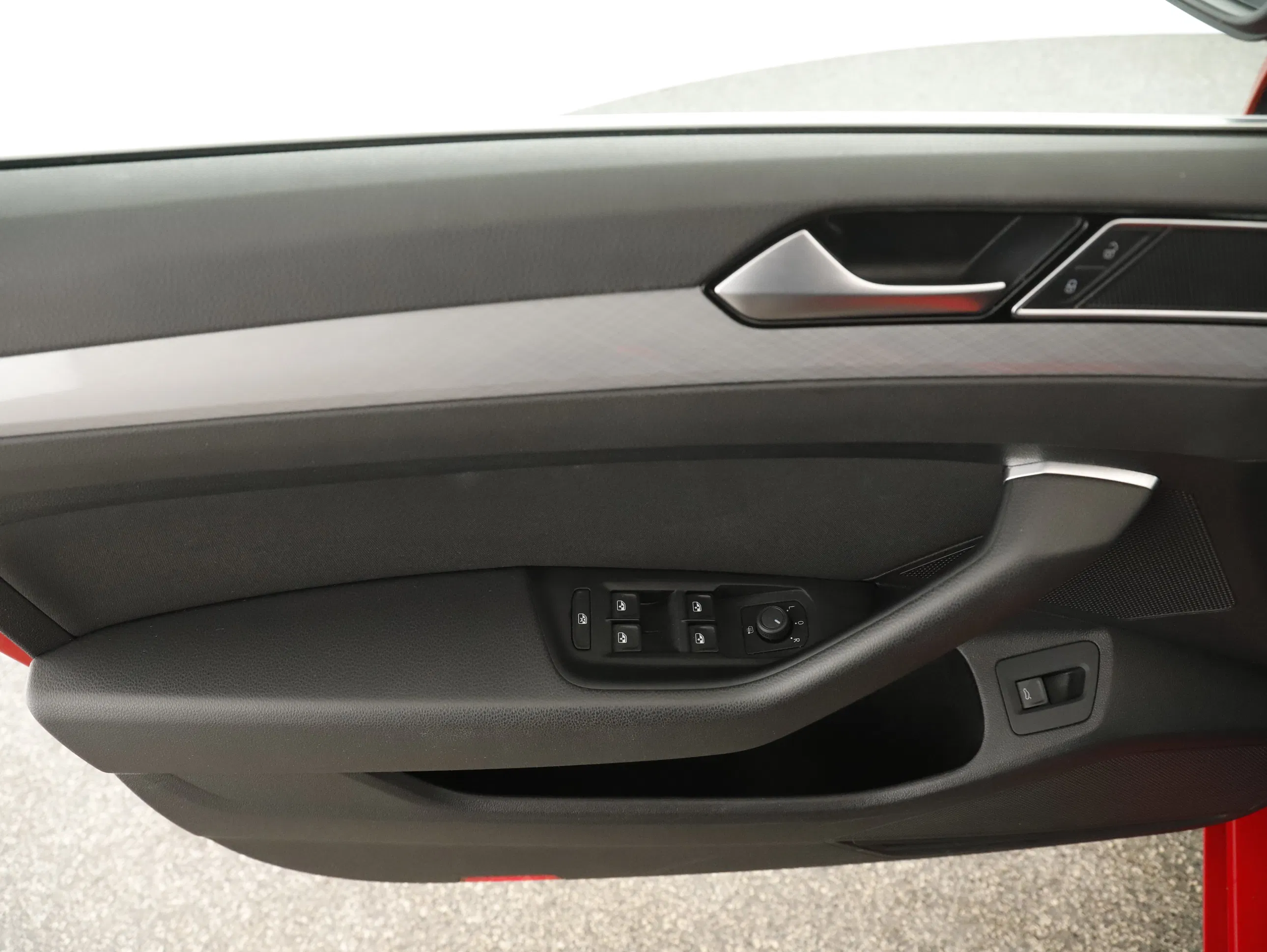 VW Passat Variant 2.0 TDI BMT Business | Bild 23 von 27