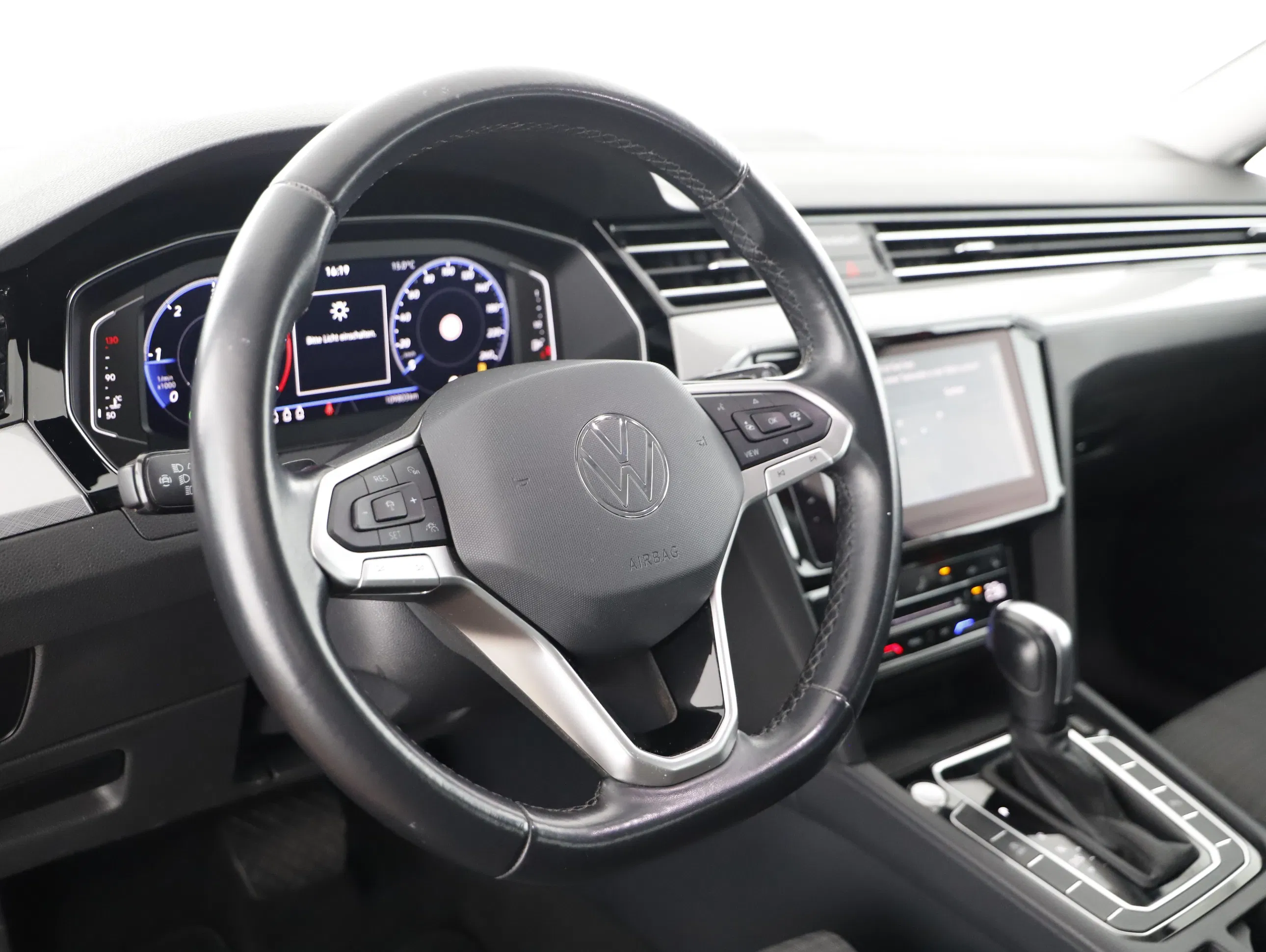VW Passat Variant 2.0 TDI BMT Business | Bild 9 von 20