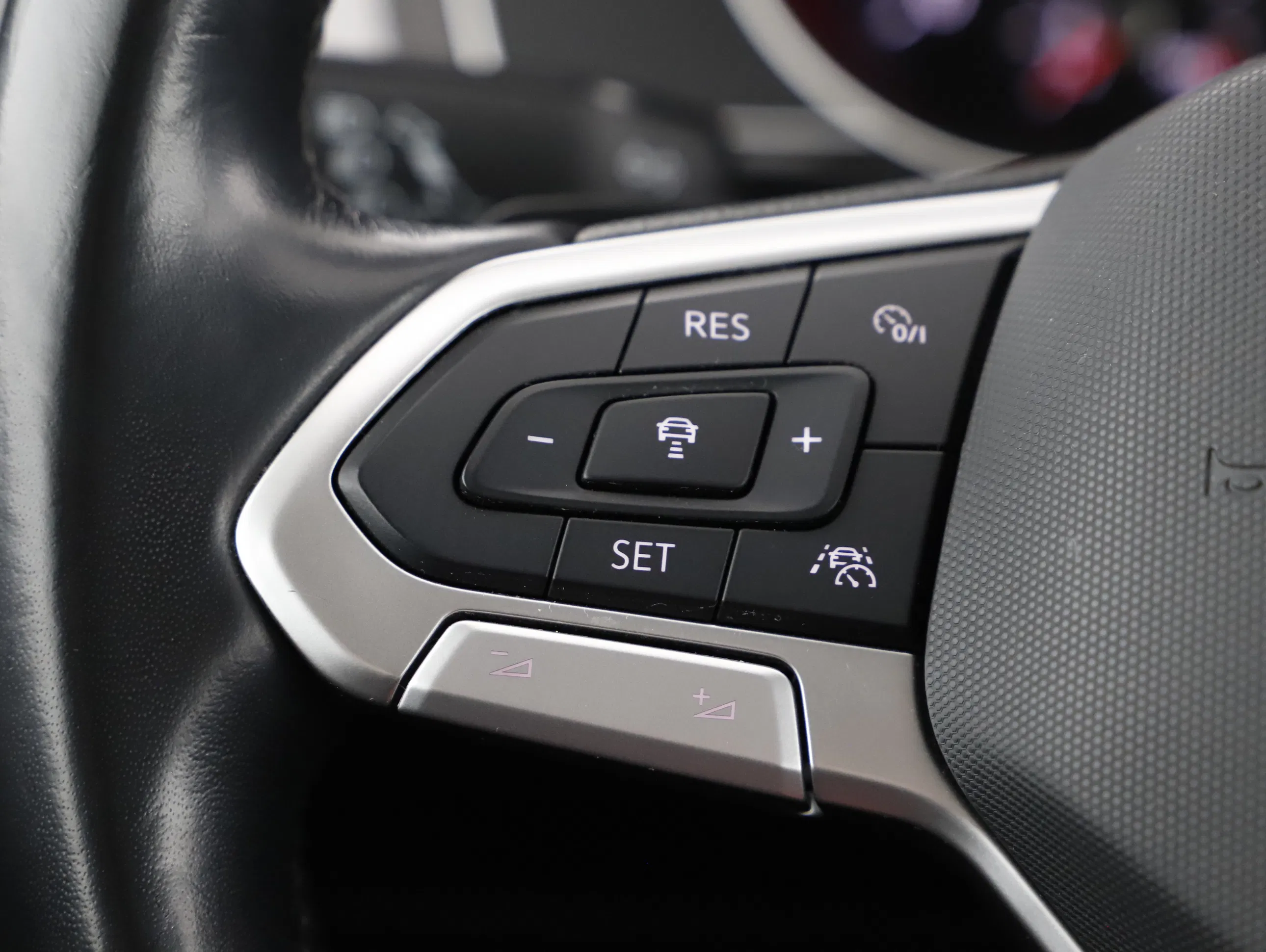 VW Passat Variant 2.0 TDI BMT Business | Bild 10 von 21