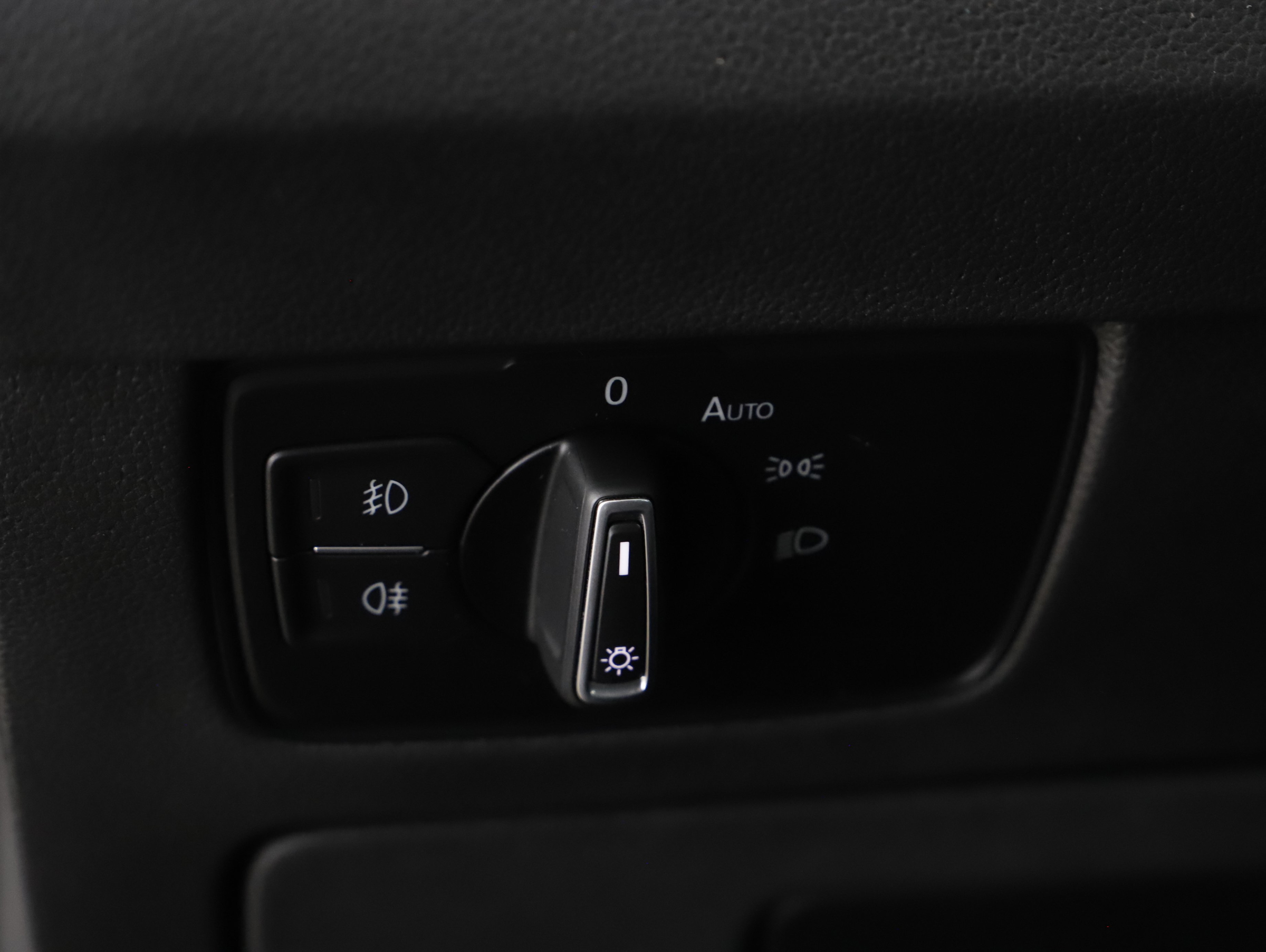 VW Passat Variant 2.0 TDI BMT Business | Bild 7 von 21