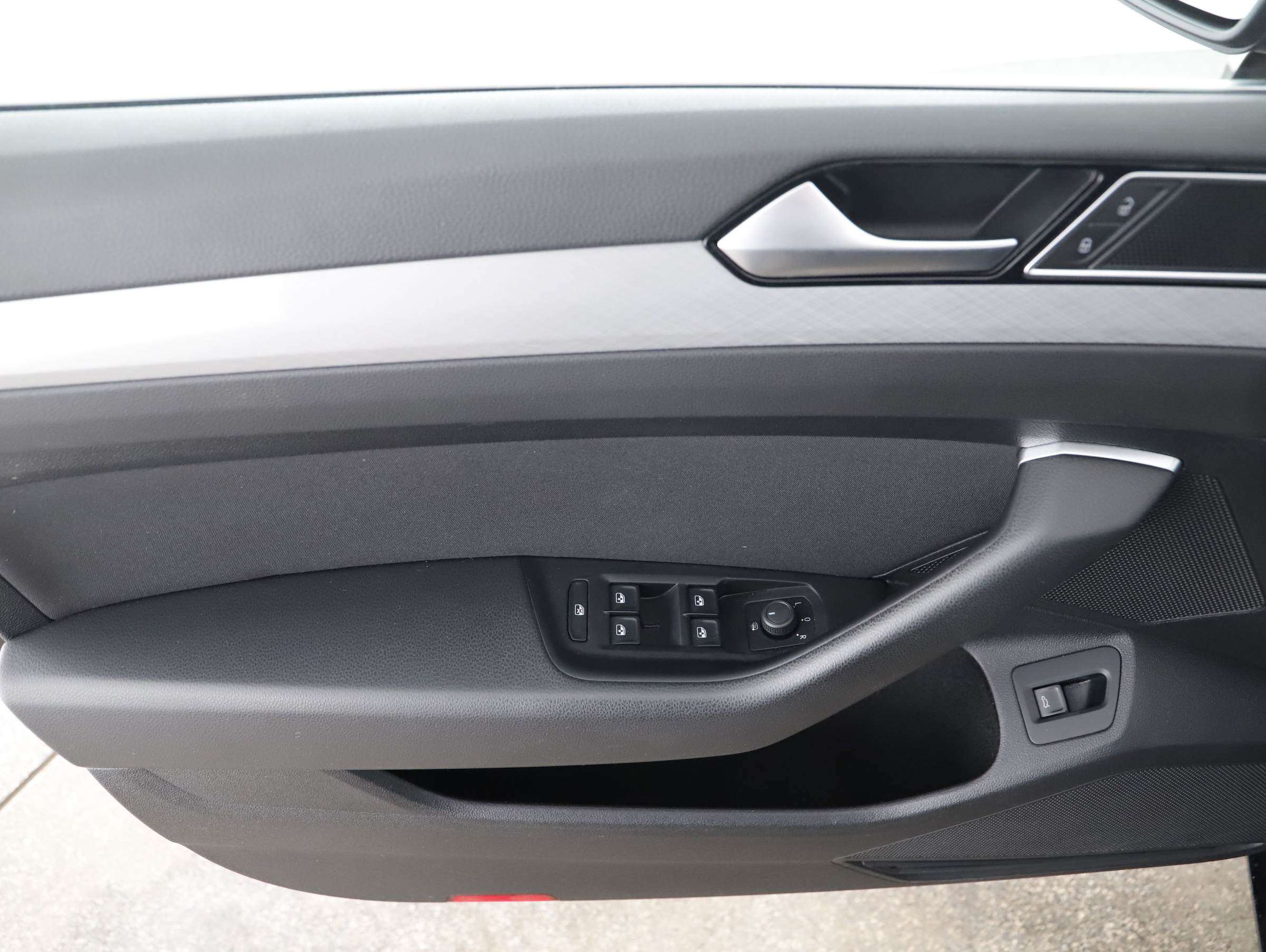 VW Passat Variant 2.0 TDI BMT Business | Bild 6 von 21