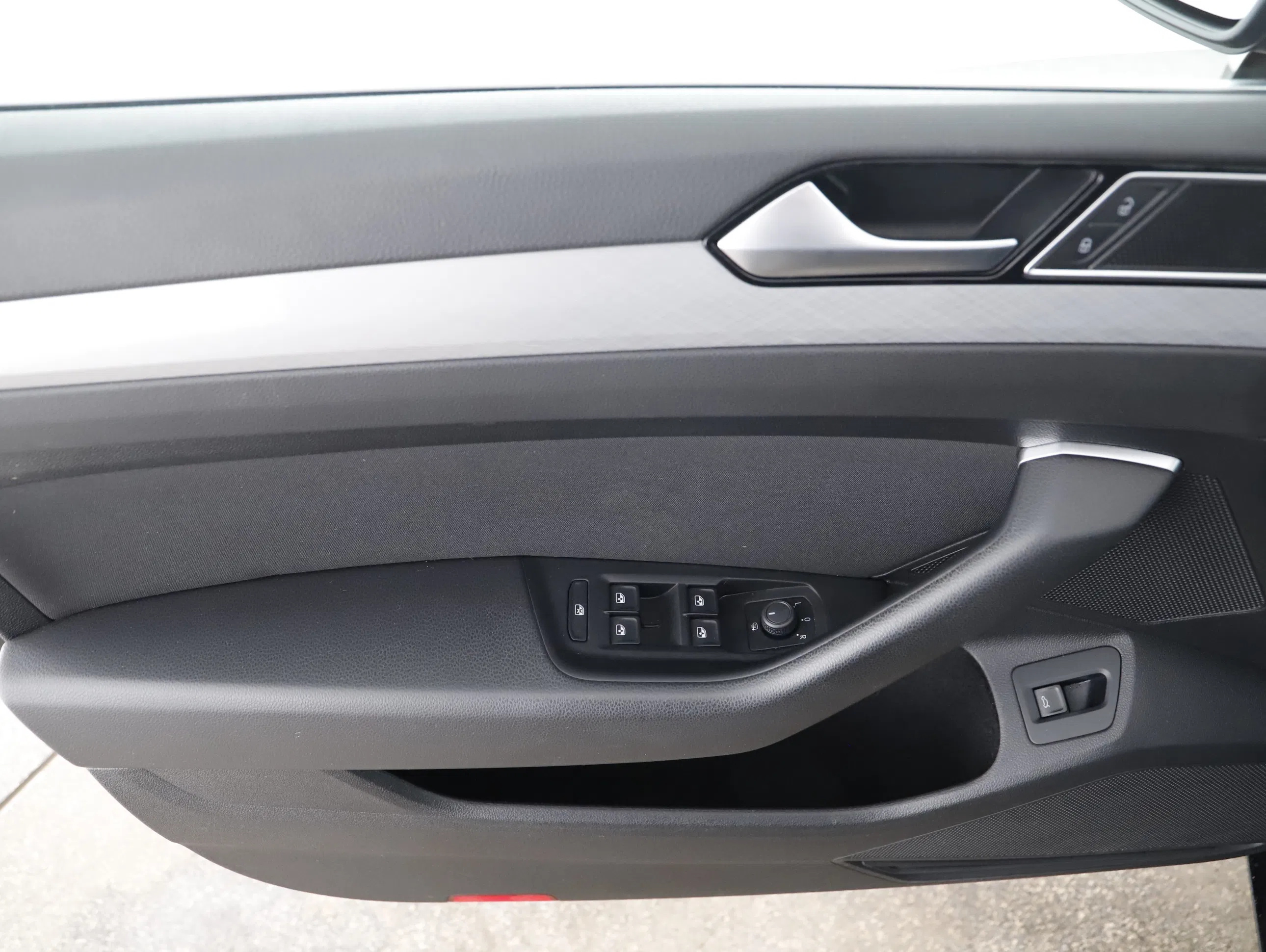 VW Passat Variant 2.0 TDI BMT Business | Bild 6 von 21