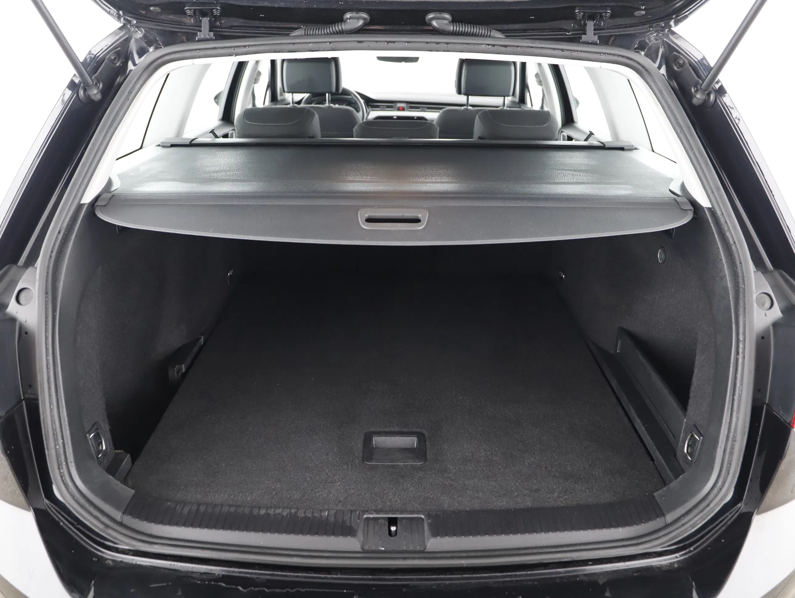 VW Passat Variant 2.0 TDI BMT Business | Bild 21 von 21