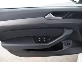 VW Passat Variant 2.0 TDI BMT | Thumbnail 11 von 29