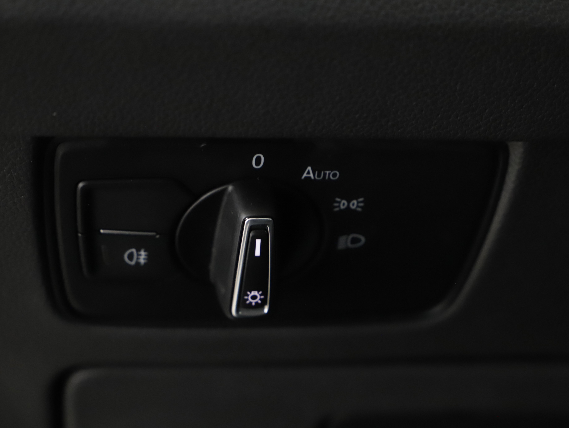 VW Passat Variant 2.0 TDI BMT | Bild 13 von 29