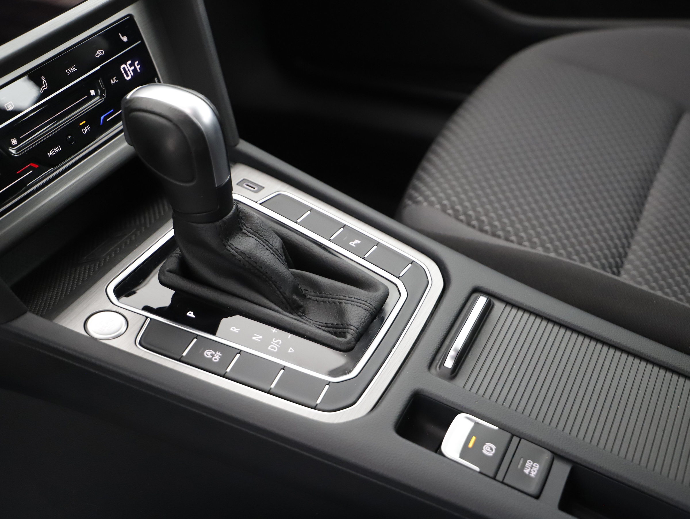 VW Passat Variant 2.0 TDI BMT | Bild 24 von 29