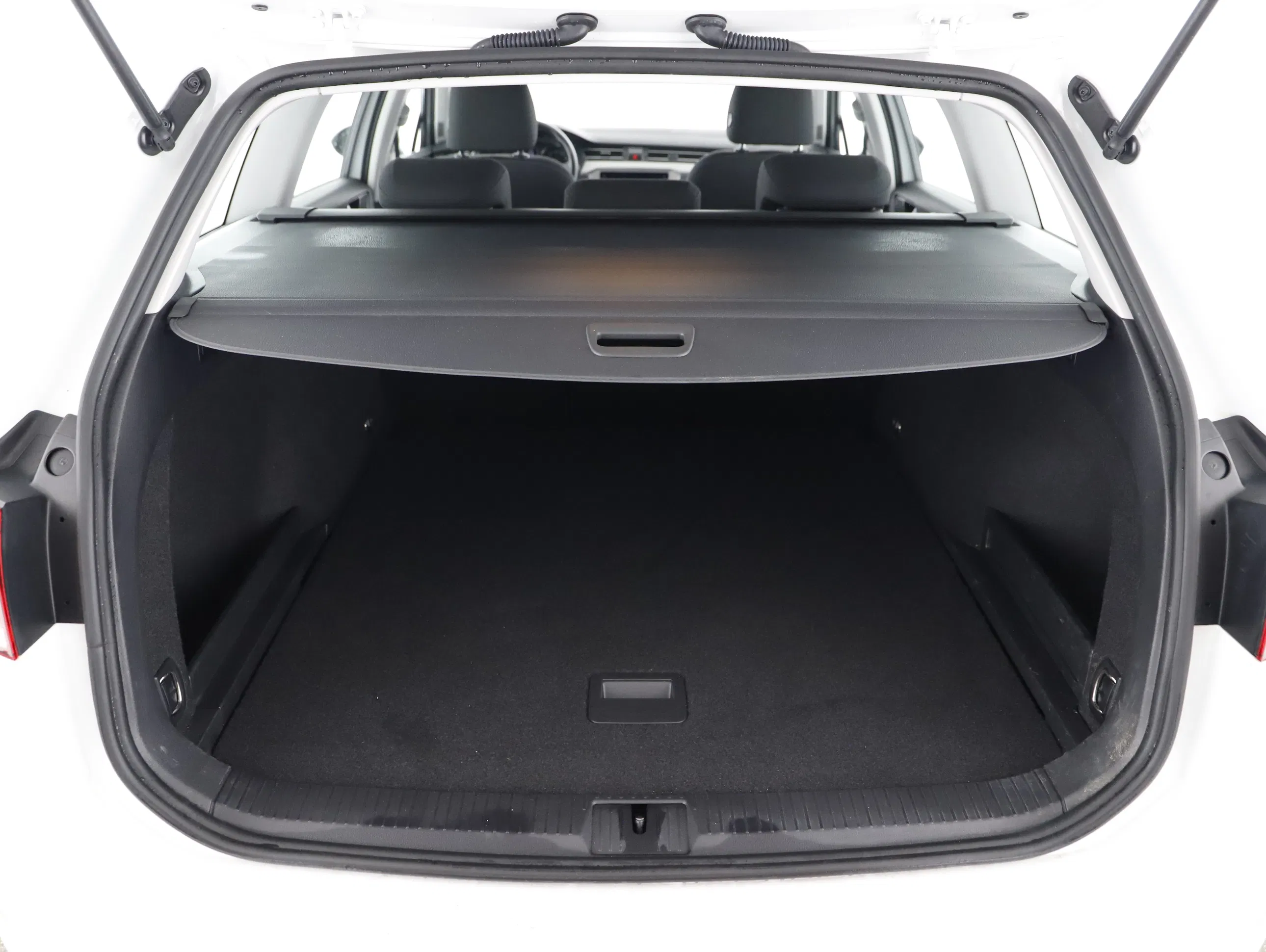 VW Passat Variant 2.0 TDI BMT | Bild 26 von 29