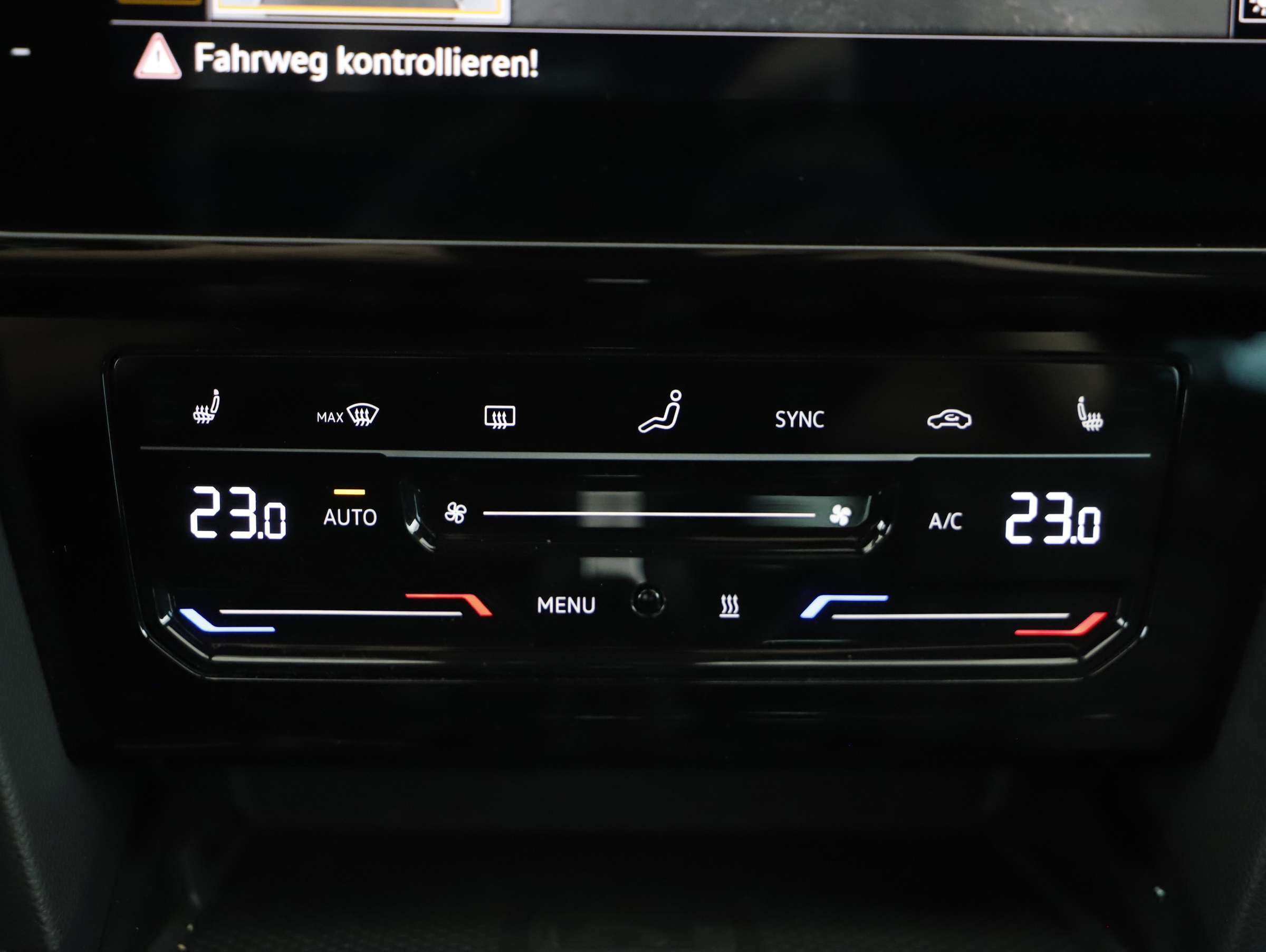 VW Passat Variant 2.0TDI | Bild 16 von 22