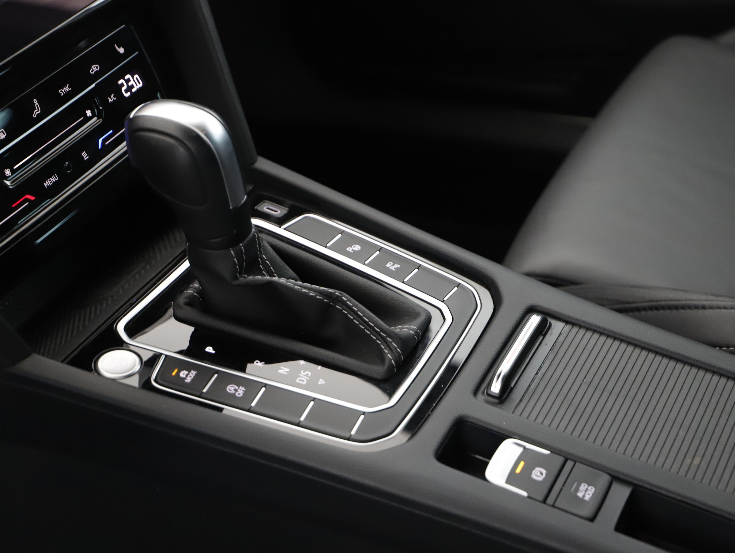 VW Passat Variant 2.0TDI | Bild 17 von 22