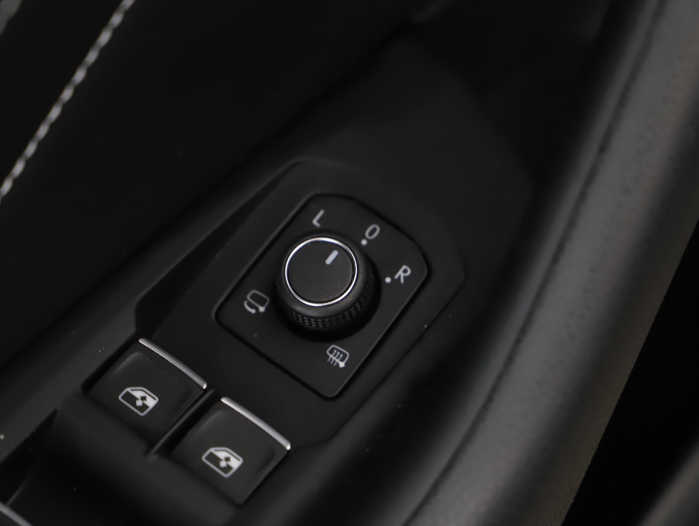 VW Passat Variant 2.0 TDI BMT Elegance | Bild 15 von 23