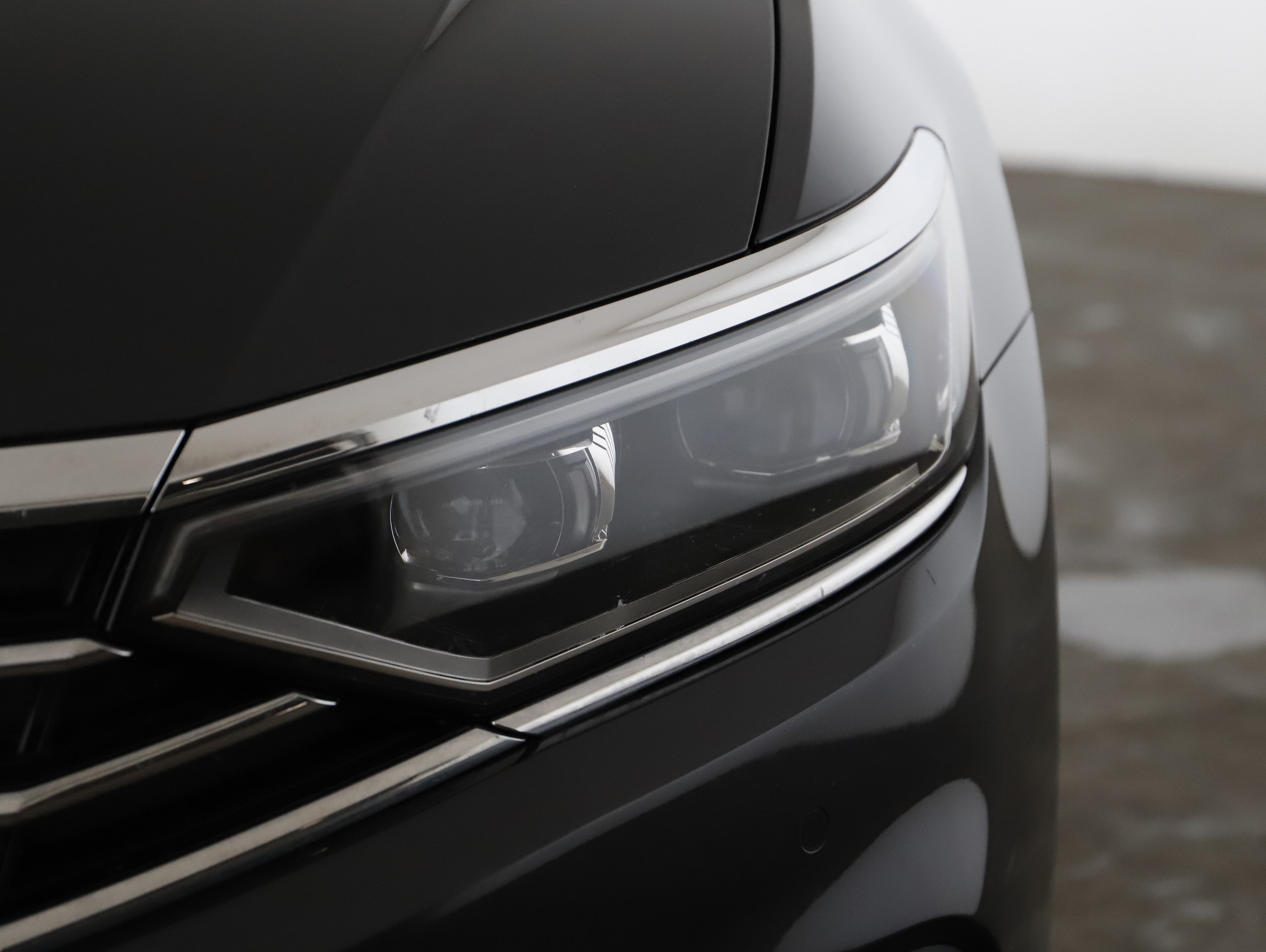 VW Passat Variant 2.0 TDI BMT Elegance | Bild 21 von 23