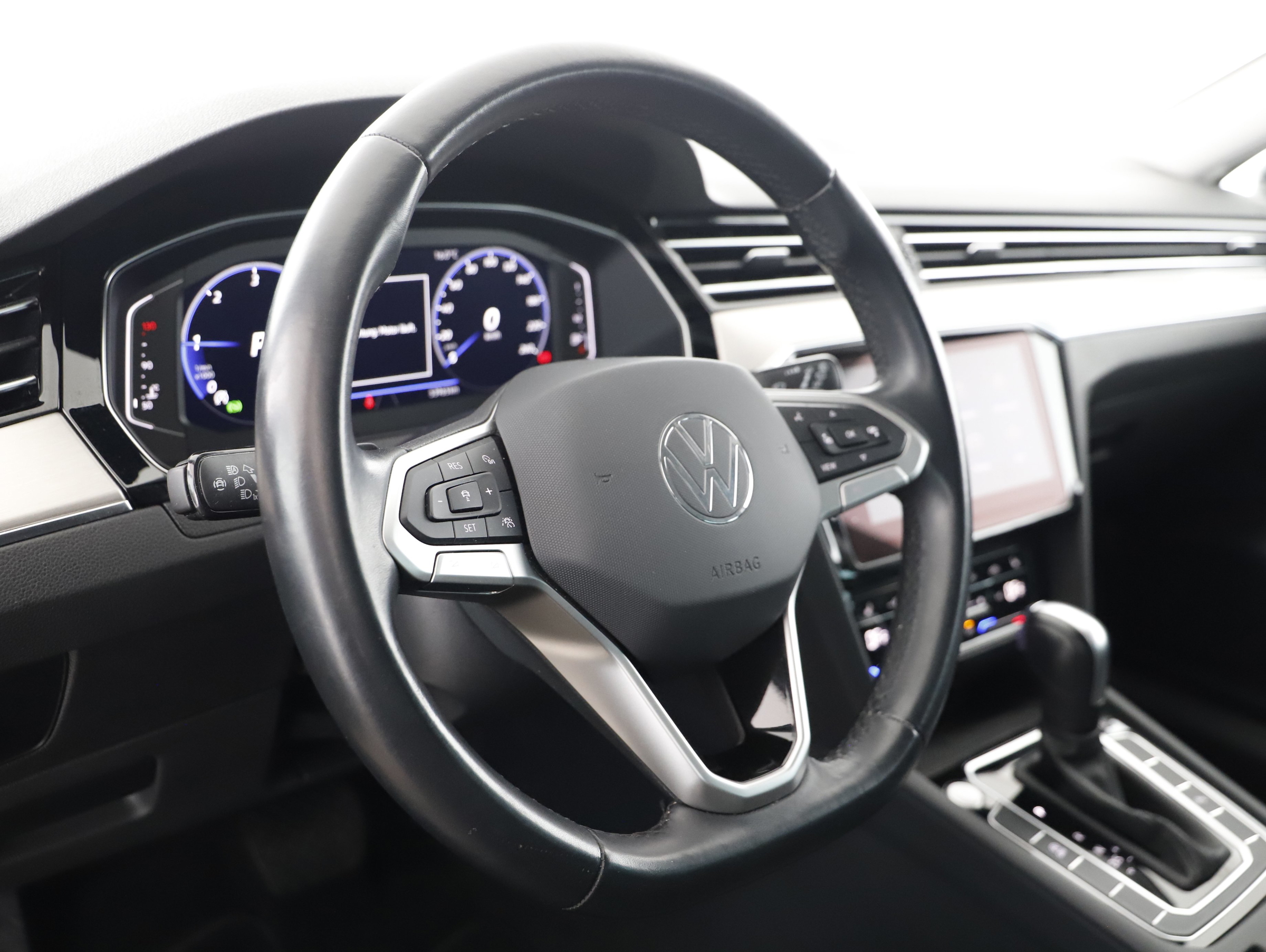 VW Passat Variant 2.0 TDI BMT Elegance | Bild 4 von 23